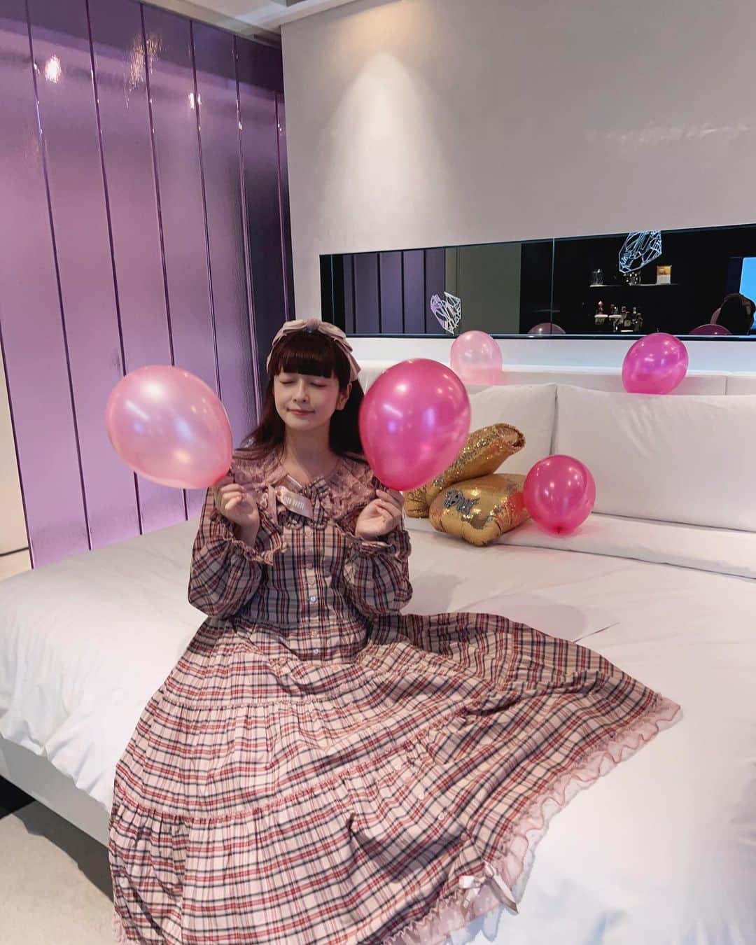 青木美沙子さんのインスタグラム写真 - (青木美沙子Instagram)「お誕生日付近だったのでお部屋が可愛く飾り付けられてました♡♡♡」6月12日 20時54分 - misakoaoki
