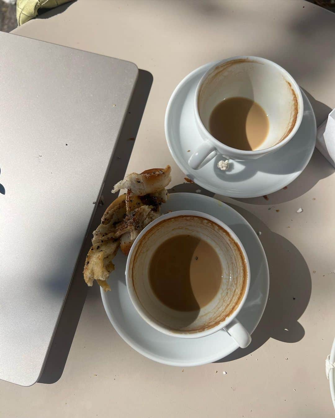 Bianca Ingrossoさんのインスタグラム写真 - (Bianca IngrossoInstagram)「Cosy start with my little angel and some delicious buns ☕️」6月12日 20時49分 - biancaingrosso