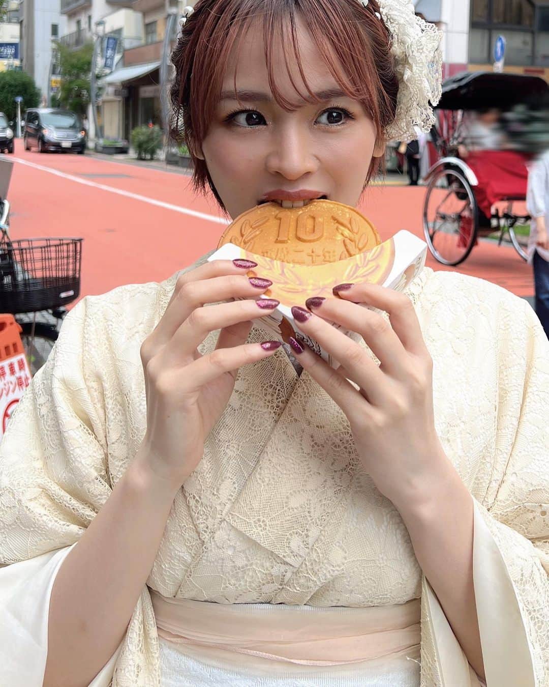 野々宮ミカさんのインスタグラム写真 - (野々宮ミカInstagram)「. デート気分味わってください❤️  #浅草　#デート　#彼女とデートなうに使っていいよ #kimono #10円パン」6月12日 20時50分 - nonomiyamika