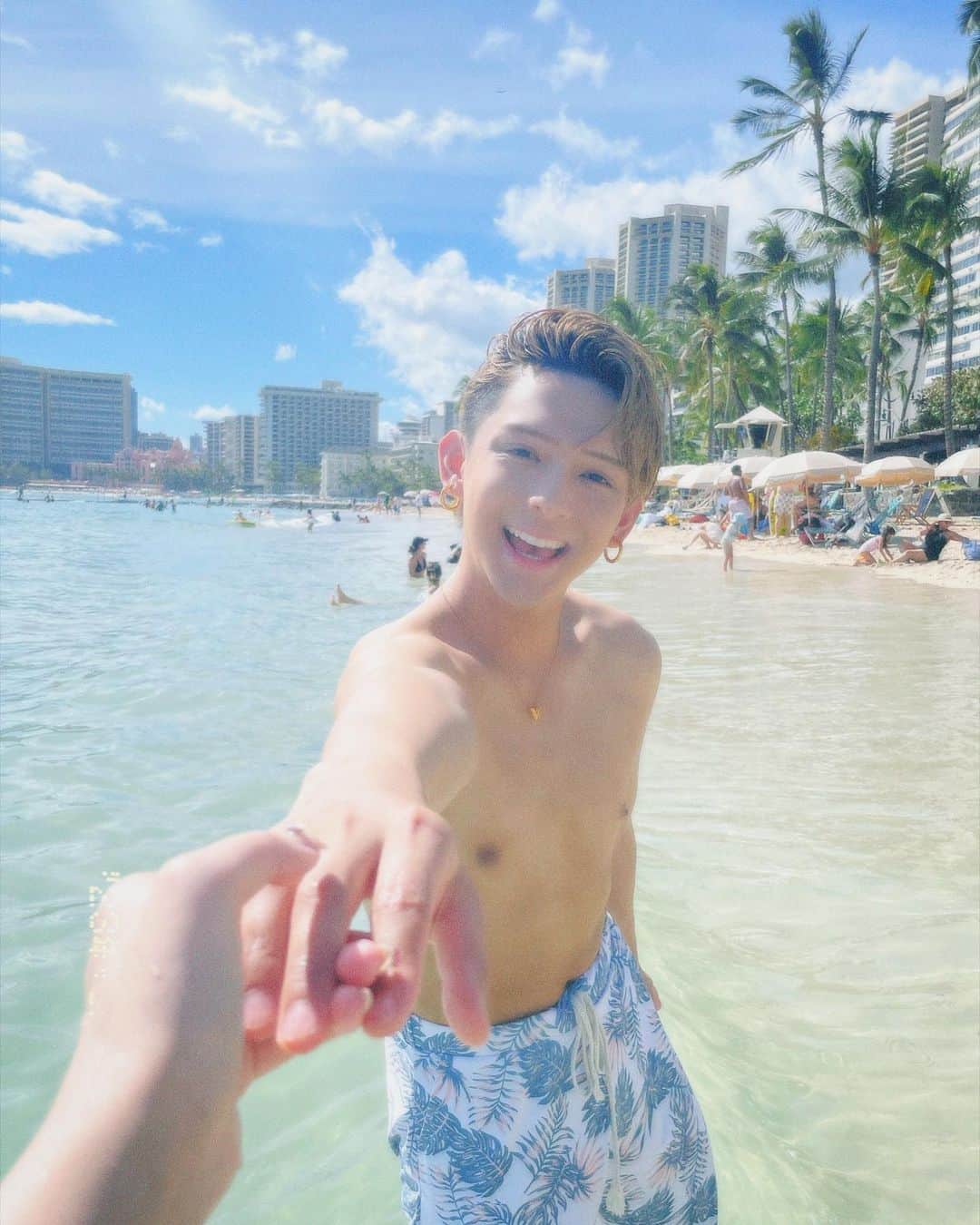 一郎さんのインスタグラム写真 - (一郎Instagram)「. 海で彼女が撮ってくれた写真📷✨ . @riri_yurina」6月12日 20時52分 - rin_ichiro