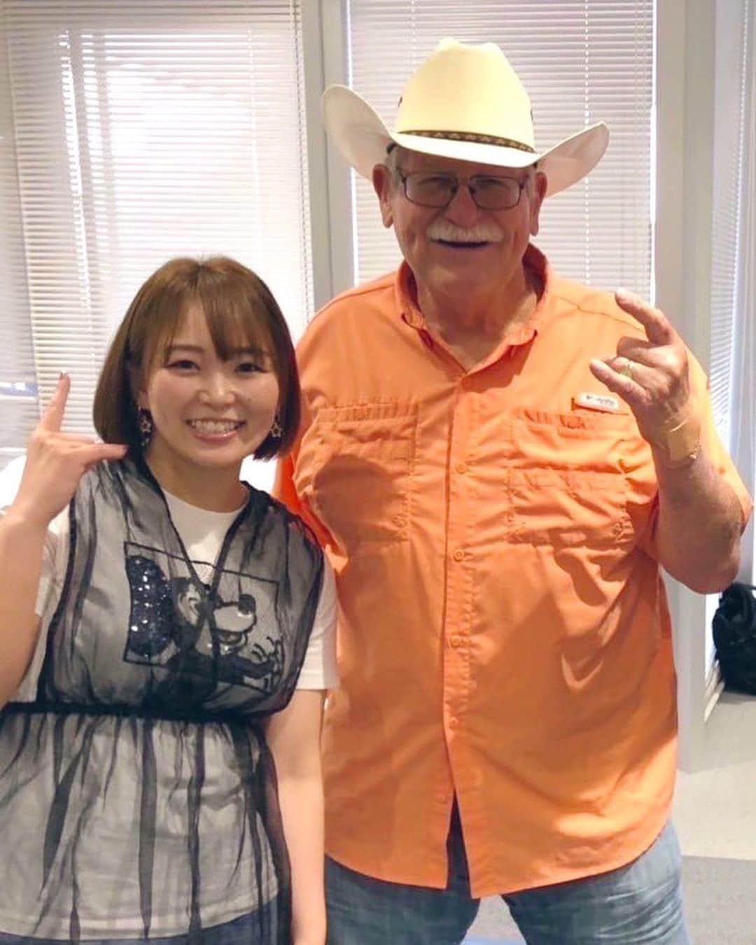 Sareeeさんのインスタグラム写真 - (SareeeInstagram)「It was a great honor to meet  with Mr. Stan Hansen …🤘🏼✨ Thank you very much!」6月12日 20時52分 - sarray_wwe