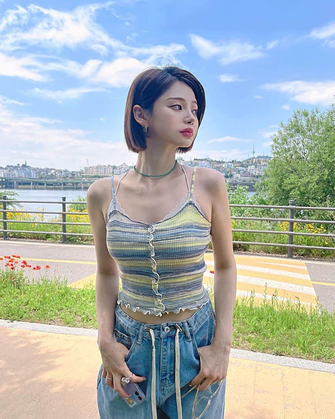 Yoonbitnaのインスタグラム：「햇빛이 없고, 있고 🙈🐵」