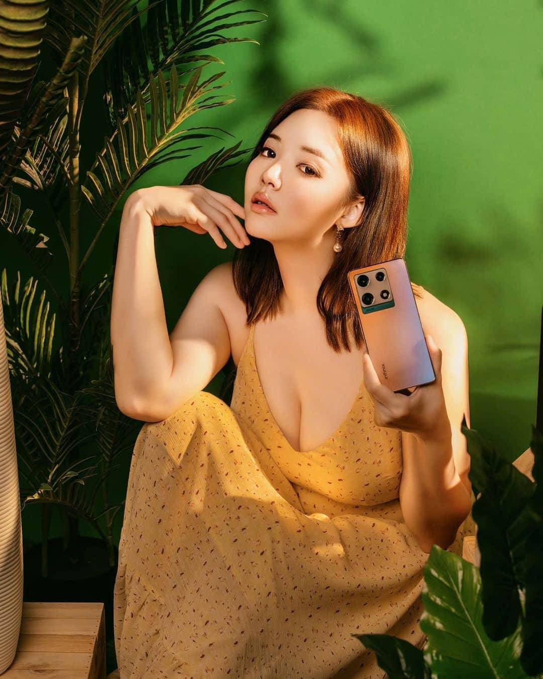 YingTzeさんのインスタグラム写真 - (YingTzeInstagram)「🔥 G1VEAWAY ALERT! 🔥 Get ready to redefine your tech game with the all-new INFINIX NOTE30 PRO! 🚀 📅 G1veaway runs from June 12 to 19, and we're awarding TWO lucky w1nners! Here's your golden chance to w1n an INFINIX NOTE30 PRO package, which includes not only the powerful NOTE30 PRO but also wireless earphones & a mobile cooling fan! 🎁  💥 HOW TO ENTER 💥 1/ 🤳 L1ke this post and show it some love. 2/ 💬 Tag 3 friends in the comment below ! 3/ 👍 Follow Infinix IG @infinixmobilemalaysia   *x2 Random w1nners will be selected at the end of the g1veaway period, and pinned on this post's comment.  Your shiny new INFINIX NOTE30 PRO boasts a Helio G99 Ultra Power Processor, 68W FastCharge & 15W Wireless Charge, a stunning 120Hz AMOLED Eye-care Display, and jaw-dropping 16GB+256GB Storage. 📱🚀  If that wasn't enough, we've also thrown in Dual Speakers with sound by JBL, a 108MP Triple Camera, and a robust 5000mAh battery that takes you from 0 to 80% in just 30 mins! 📸🎵🔋  P.S: Infinix, the proud sp0ns0r of MLBB MSL Championship 2023, is now available nationwide at our official dealer.   May the odds be ever in your favor, and may your battery always be charged! 🔌⚡  #Infinix #InfinixMalaysia #NOTE30Pro #GamingBeyondLimits #AllRound #FastCharge #MLBB #MobileLegends」6月12日 21時04分 - yingtze