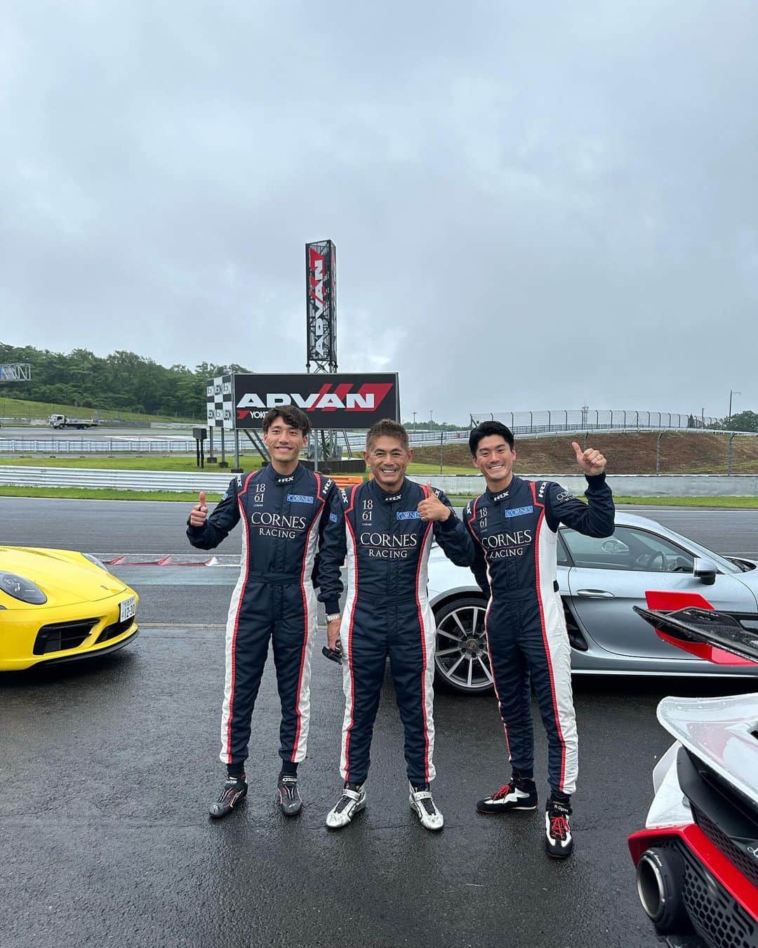 織戸学のインスタグラム：「雨の富士スピードウェイ  雨のトレーニングは やはり痺れます。  多くの参加者の笑顔が最高です。  スタッフの皆様も雨の中 本当に有り難う御座いました。  @ferrari_cornes_shiba  @ferrari_cornes_osaka   @ryo_ogawa_  @takuro_1120   @130ryokohama」