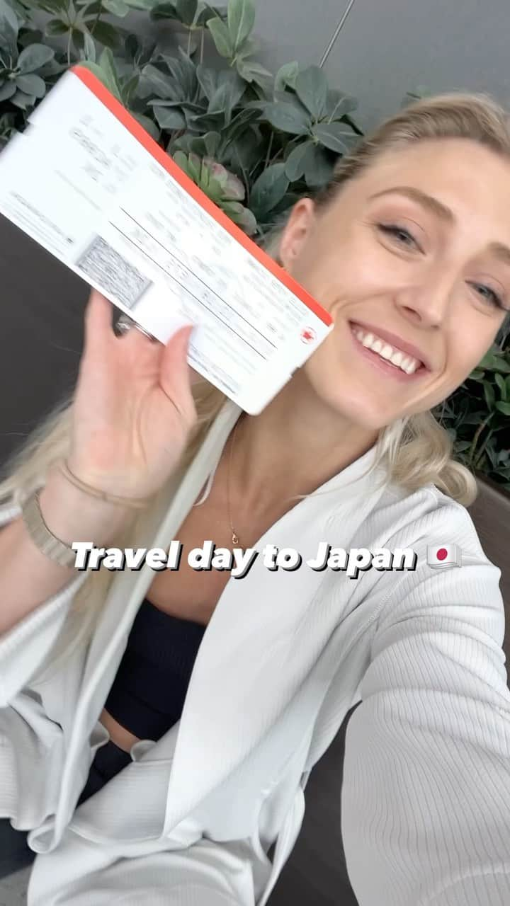 パイパー・ギレスのインスタグラム：「And just like that we’ve made it to Niigata all safe and sound! So excited to be back in Japan for Fantasy on Ice, who’s coming to watch?? - - - - #figureskating #skating #japan #fantasyonice #fantasyonice2023 #japantravel #travelfeeling #thisfeeling #airport #airportdiaries #airportvibes #traveldiaries #traveldiary #travelgram #solotravel #solofemaletraveler #travelblogger #lifestyleblogger #romanticizeyourlife #dreamlife #digitalnomad #travelbug #explorepageready #instagramgrowth #thatgirl #eyepatches #peterthomasroth」