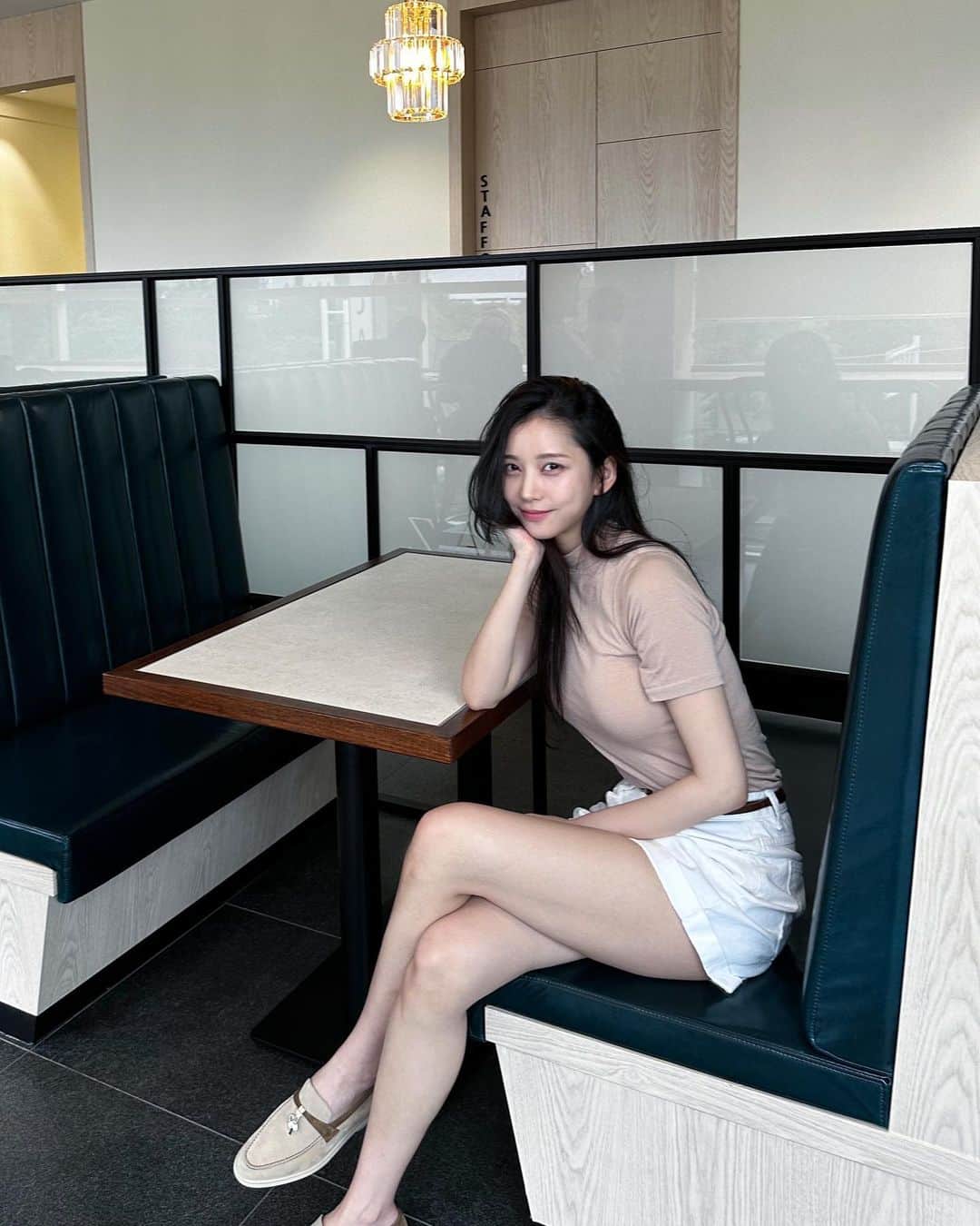 ユヨンのインスタグラム：「평범해서 더 행복했던 하루🤎」