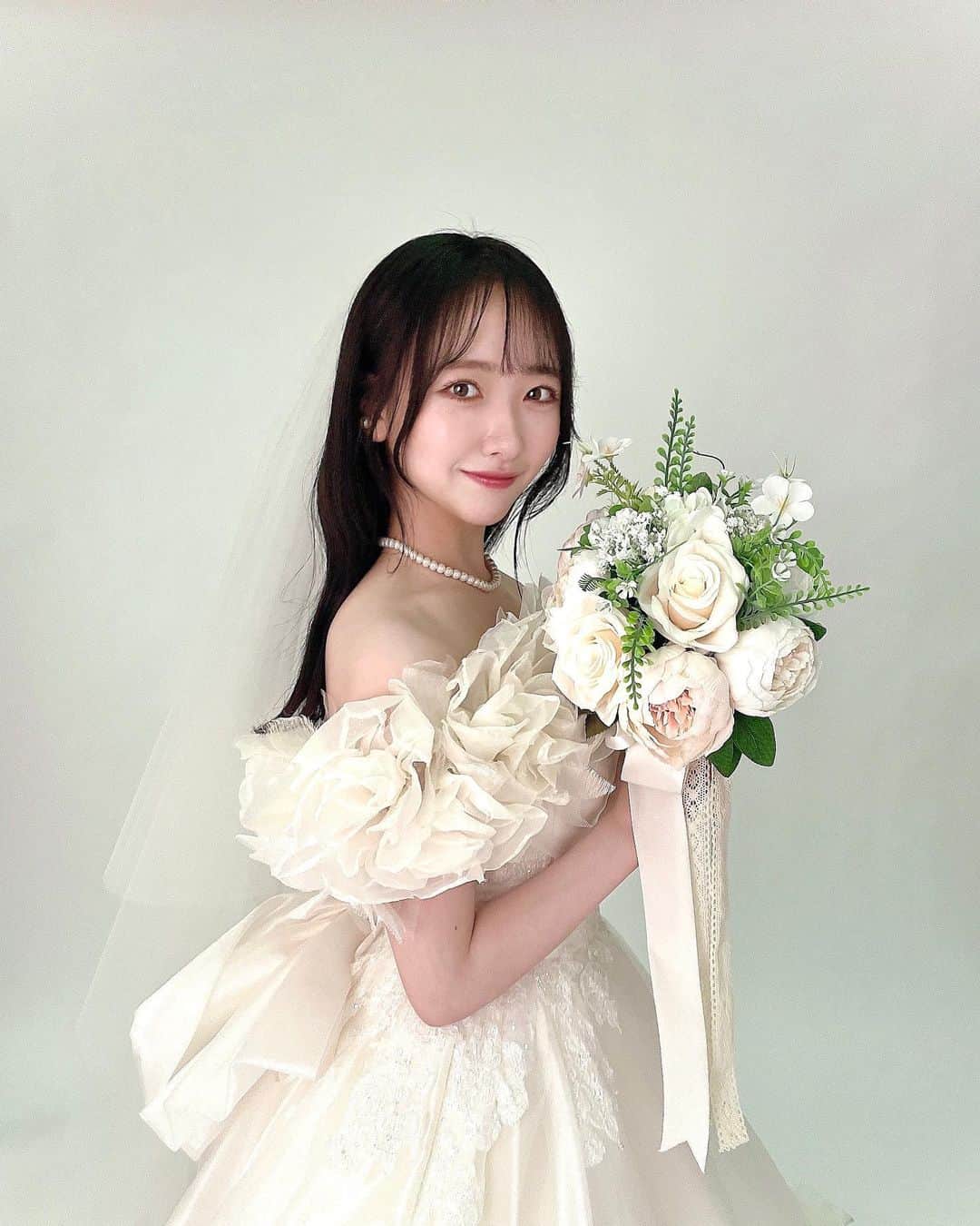 石田千穂のインスタグラム：「👰‍♀️💍🤍 #STU48 #石田千穂」