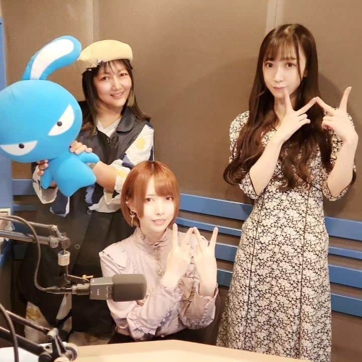 のインスタグラム：「6月11日サプライズで、FM NACK5『THEWORKS』冒頭に登場！ 久々に桃井はるこさんとユカフィンちゃんに会えて嬉しかった´ `*  こちらも思い出記録記録  #nack5 #singersongwriter #弾き語り女子」