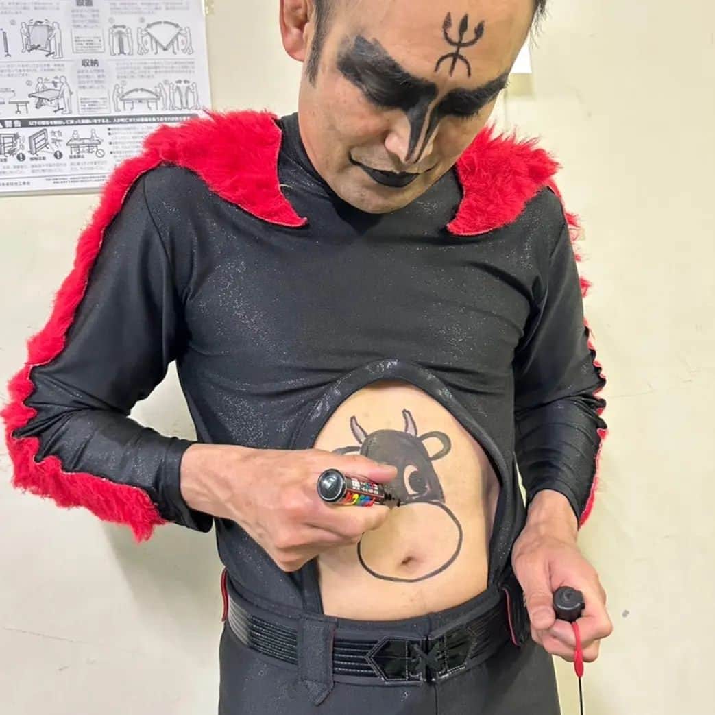 のインスタグラム：「2023/6/10 伊万里国見台体育館 いまりんモーモちゃん 製作途中  そんなかんじで本日 6/12(月) 鹿児島 オロシティホール 18:30 皆様、よろしくお願い致します。ヴェッ！  #DRAGONGATE #このまま市川」