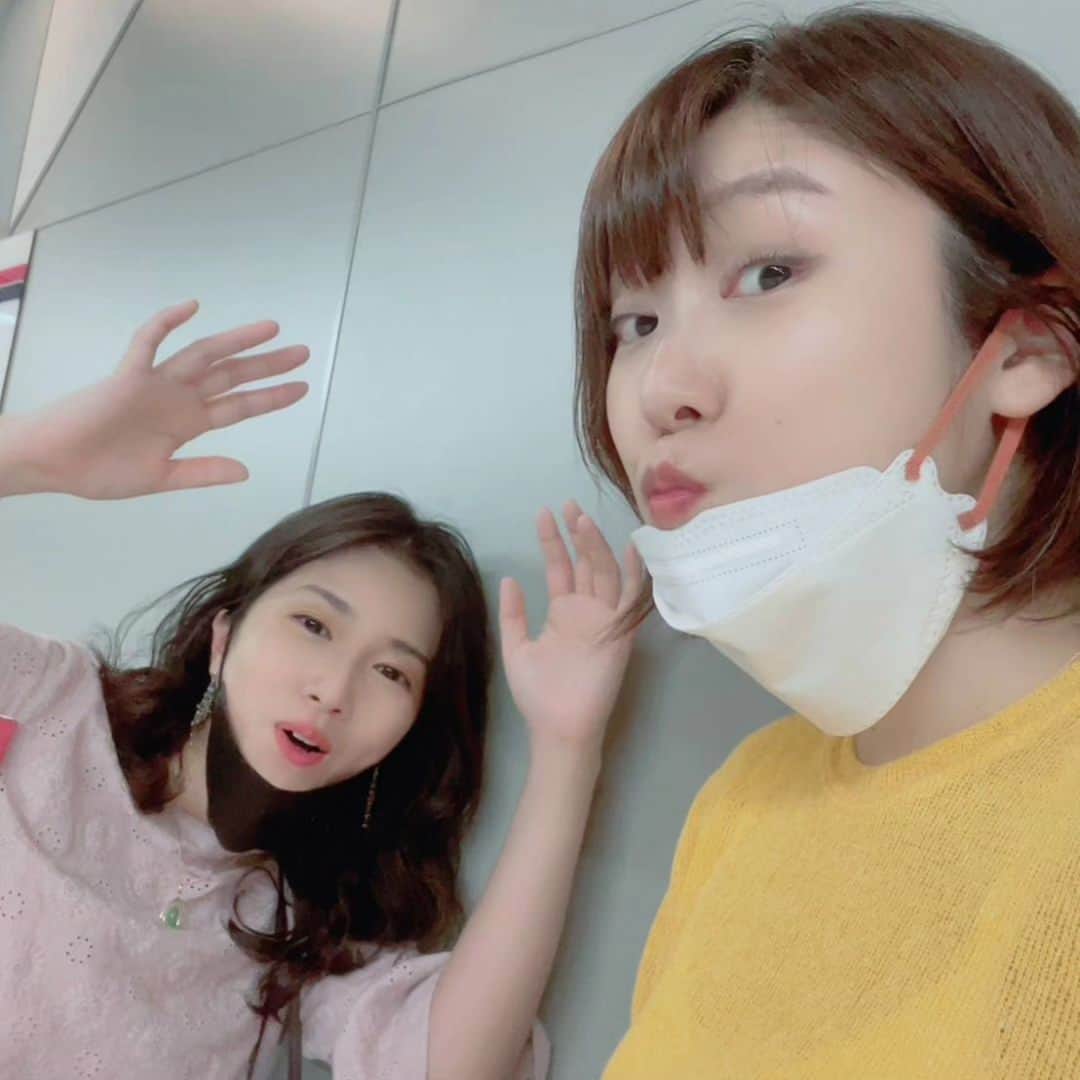 のインスタグラム：「森山愛子さんと！ レッスンからの帰り道✨ 最近の携帯カメラは美白機能すごかー！」