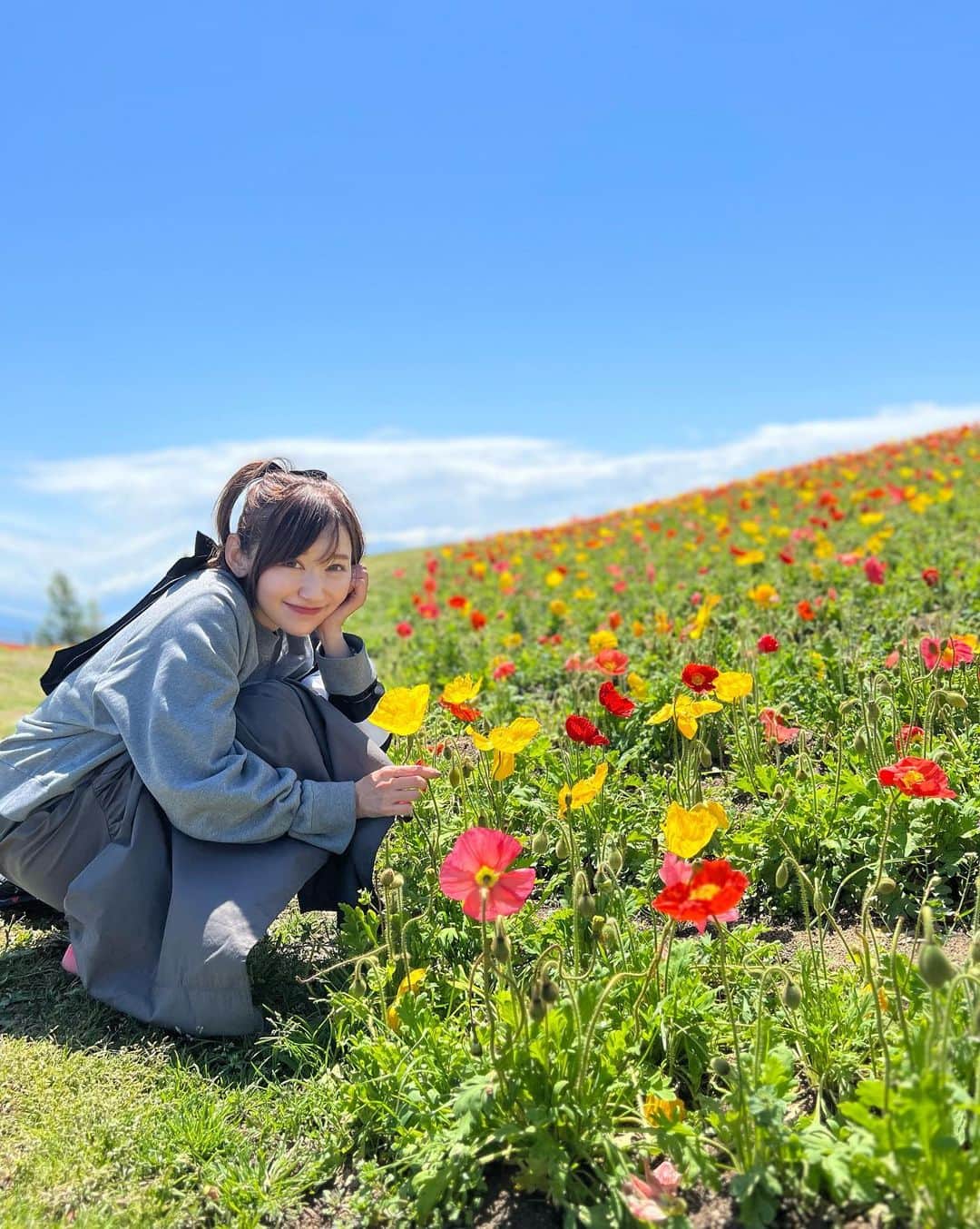 開高明日香さんのインスタグラム写真 - (開高明日香Instagram)「梅雨のどんよりお天気ですが、ココロに彩り咲かせて過ごしましょ🩷💙💛🤍❤️」6月12日 13時00分 - asukakaiko