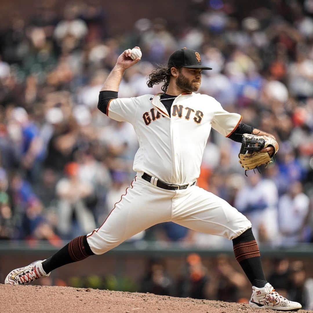 サンフランシスコ・ジャイアンツさんのインスタグラム写真 - (サンフランシスコ・ジャイアンツInstagram)「Now pitching for the San Francisco Giants, Brandon Crawford.」6月12日 13時12分 - sfgiants