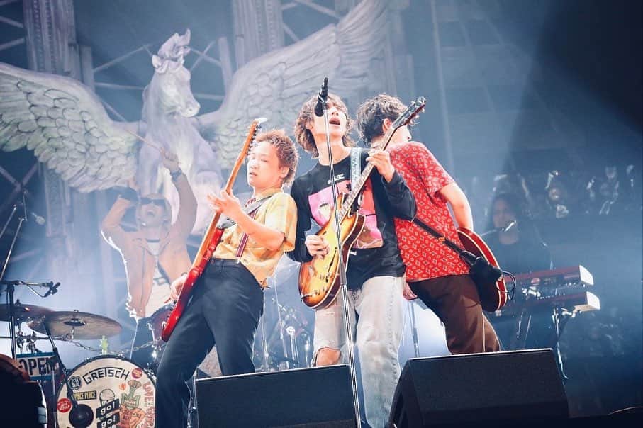 牧達弥さんのインスタグラム写真 - (牧達弥Instagram)「LOVE MUSIC FESTIVAL ステージの裏も表も愛を沢山くれるからありのままでいれたよ。 ジュンさん、おれたちに大トリに任せてくれてありがとうございました❤️‍🔥 #lovemusic」6月12日 13時15分 - tatsuya_maki