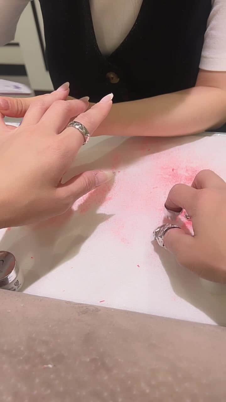 名古屋プレミアムネイルサロン アデリーネイルのインスタグラム