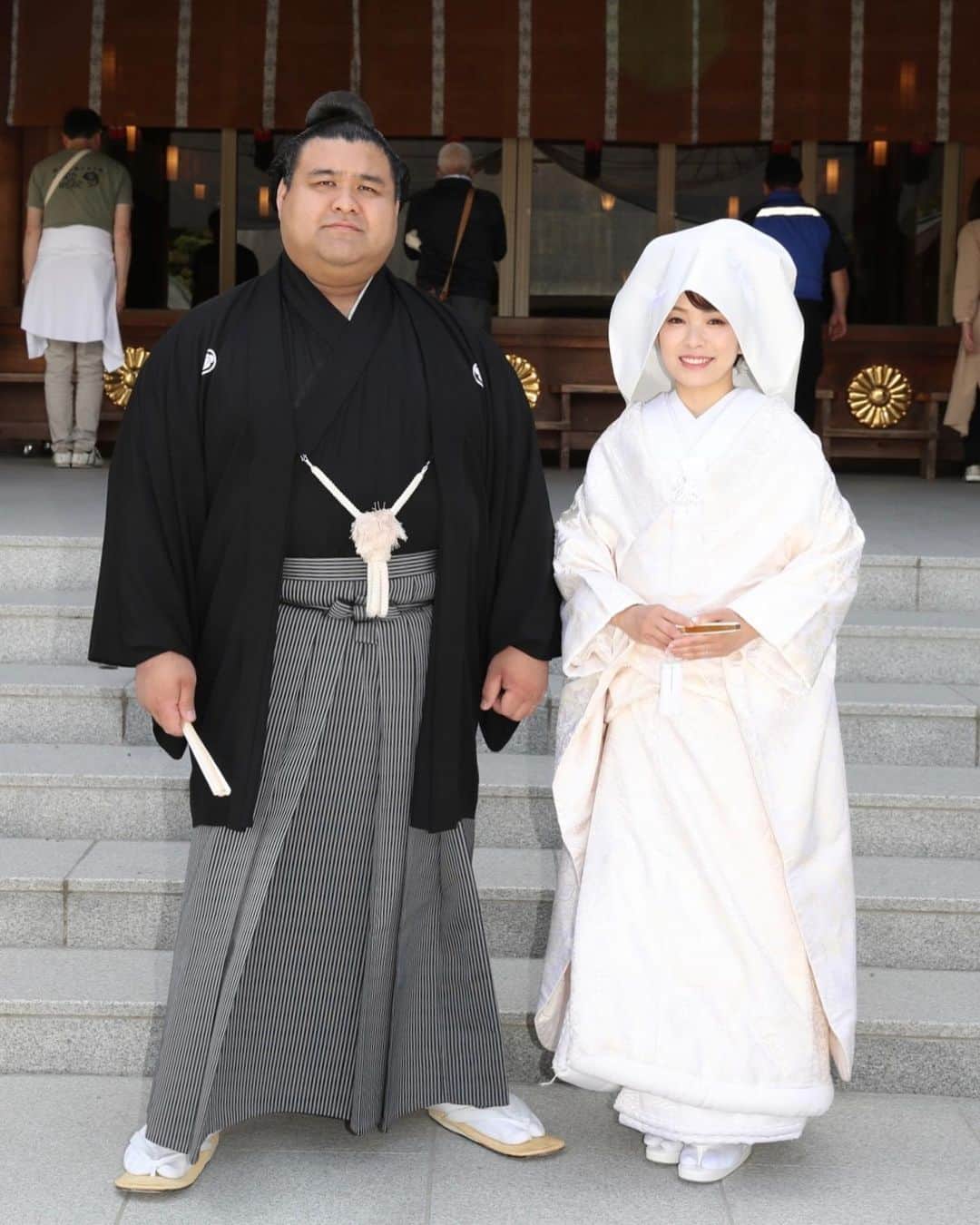 杜このみのインスタグラム：「2023年6月10日 無事に、北海道神宮にて 結婚式を行う事が出来ました☺️💐 お天気にも恵まれて、家族・親戚や、お世話になっている方々に見守って頂きながら、子供の頃から訪れている北海道神宮で式を挙げることが出来て幸せです。🕊️ 結婚して3年、やっと式を挙げる事が出来ました。✨」