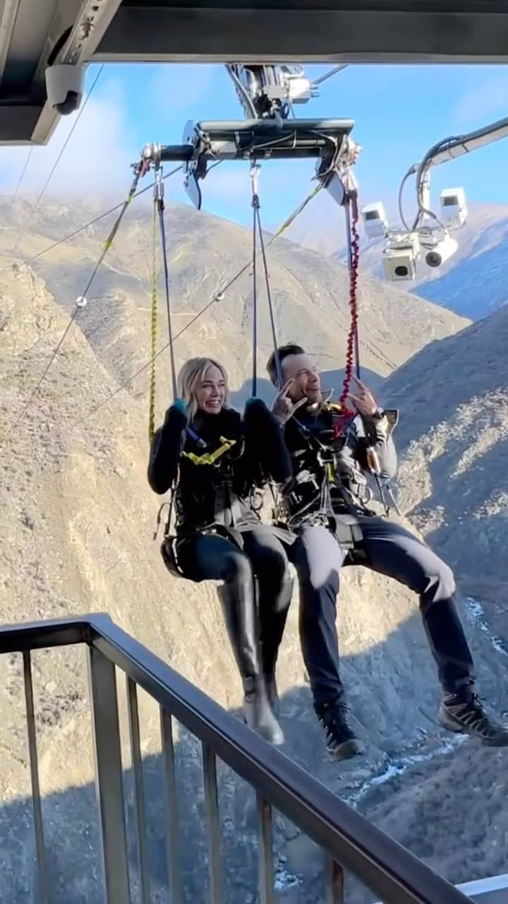 ケイティ・ロッツのインスタグラム：「Sometimes scaring the shit out of yourself is exactly what you need🤭  we went to @ajhackettbungynz and did the swing, catapult, and bungy and it was def a #bucketlist ✅   What’s something u want to do that scares u? 🌟💪✨」