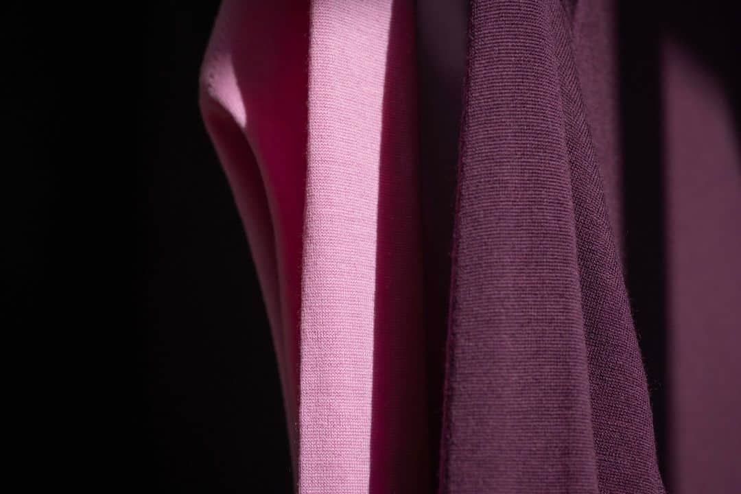 ジョンスメドレーさんのインスタグラム写真 - (ジョンスメドレーInstagram)「Your go-to pink for this and every summer. Made to go with everything, wherever you go.  Shop our new Misty Rose colourway online today.  #pink #newcolour #johnsmedley」6月12日 15時00分 - johnsmedleyknitwear