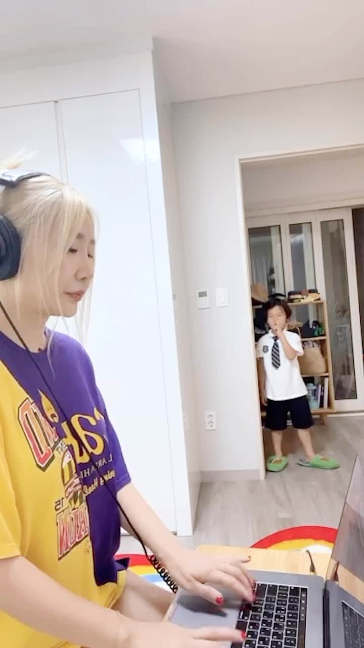 ジェアのインスタグラム：「코파도 소용없어 😤(feat.몽실이🐶)」