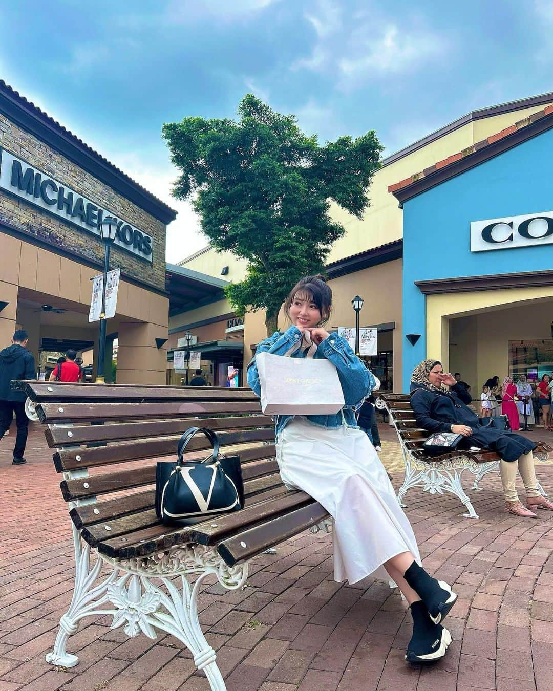 橘まりやのインスタグラム：「JPO@Johor Bahru🇲🇾🛍🤍✨   #malaysia  #jpo #johorbahru #johorpremiumoutlet #singaporelife #singapore #singaporegirl #singaporeinsta #sginstagram #sginstagrammers #シンガポール在住 #シンガポールライフ #シンガポールおすすめ #シンガポール情報 #シンガポール美女 #シンガポール #シンガポール 生活 #シンガポールインスタグラマー #橘まりや #グラビア #グラドル  #pinupgirl #pinupmodel #bikinimodel  #sexy #japanesegirl #idol #그라비아 #偶像 #寫真偶像」