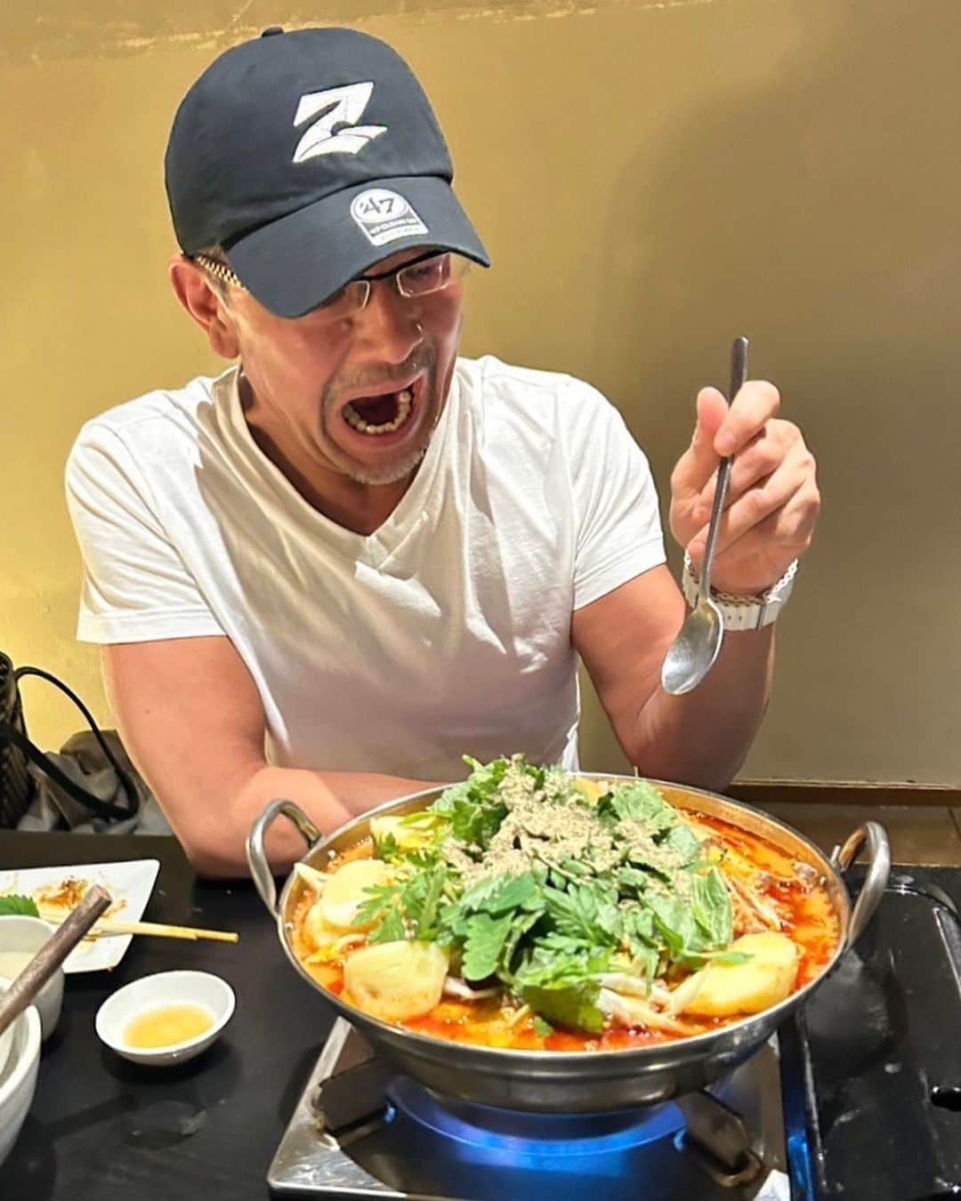 榊原信行さんのインスタグラム写真 - (榊原信行Instagram)「僕が大好きな西麻布にある韓国料理の「草思庵」に行って来ました！ 締めは、もちろんカムジャタンです。 デラ上手でした。 最高！  I went to my favorite Korean restaurant "Soshian" in Nishi-Azabu, Tokyo! The last dish is of course “Gamjatang”. It was very delicious. I love this!  #草思庵 #西麻布 #カムジャタン #nishiazabu #gamjatang #バラさんの日常🌹 #バラさんオススメグルメ🌹」6月12日 15時37分 - nobu_sakakibara