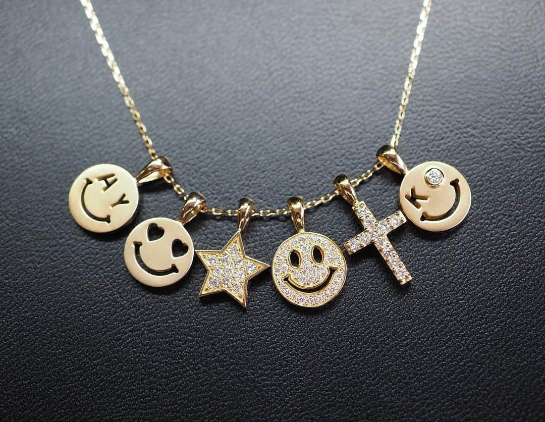 のインスタグラム：「TSUNEOKA JEWELRY 【POP-UP SHOP】 6月14日(水)〜6月20日(火) 岩田屋久留米1階イベントスペース 10:00-19:00  お近くにお越しの際はよろしくお願いします💍  #tsuneokajewelry#ポップアップ#スマイル#ニコちゃん#スター#クロス#ダイヤモンド#ジュエリー」