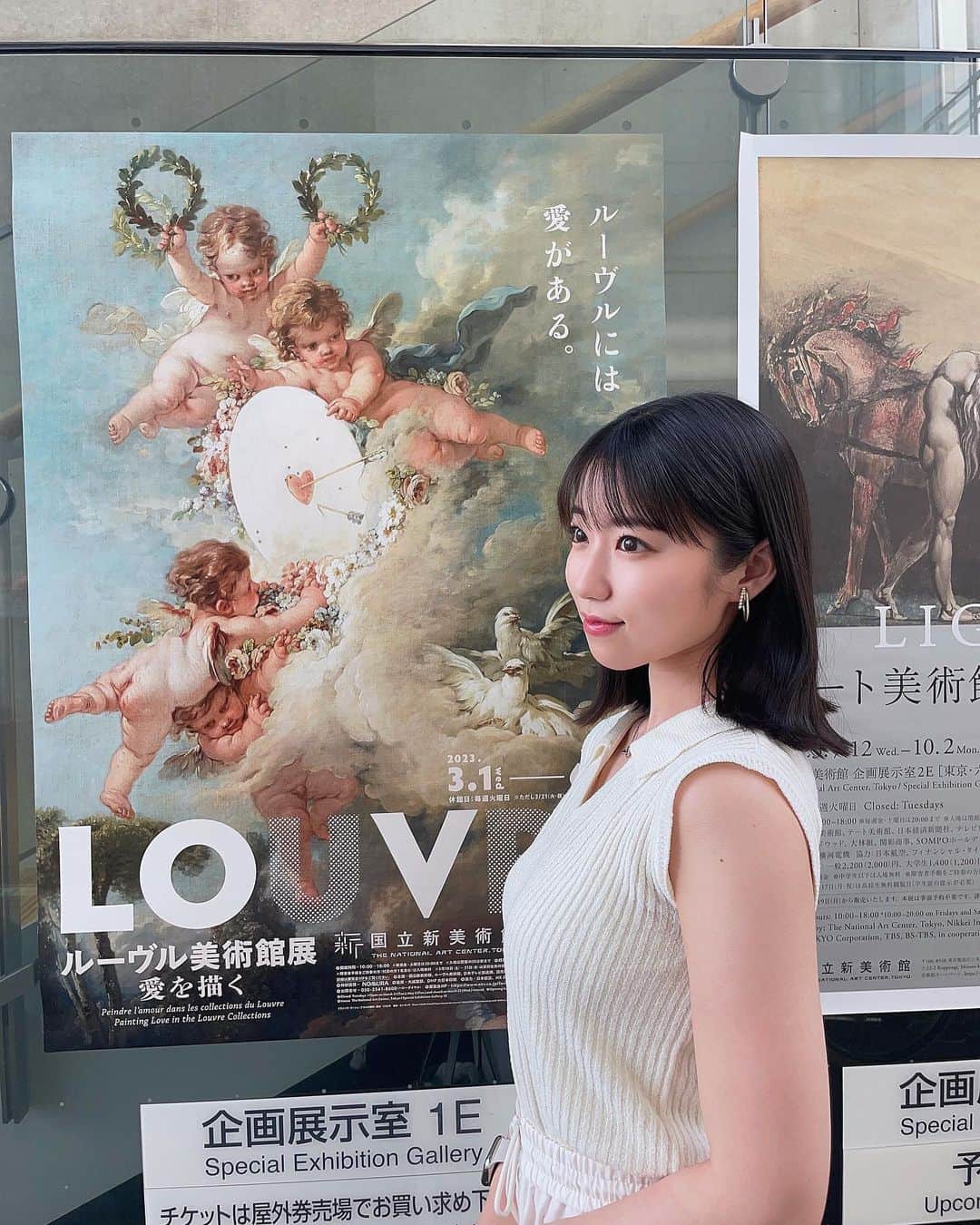 涼掛凛さんのインスタグラム写真 - (涼掛凛Instagram)「ずっと行きたかったルーヴル美術館展へ行ってまいりました👼💗  愛はここにあった…！  . . . . . . . #ルーヴル美術館展 #ルーヴルには愛がある#ルーブル美術館展 #ルーブル美術館 #ルーヴル美術館 #新国立美術館 #美術館コーデ #美術館巡り #美術館デート #美術館 #東京美術館 #ホワイトコーデ #オールホワイトコーデ #uniqloコーデ #ユニクロコーデ #白コーデ #低身長ファッション #低身長コーデ #カーゴパンツ #カーゴパンツコーデ #LOEWE #ロエベバッグ #ロエベかごバッグ #かごバッグコーデ #夏コーデ #ノースリーブニット #ootdfashion #外ハネミディアム」6月12日 21時36分 - rin_suzukake