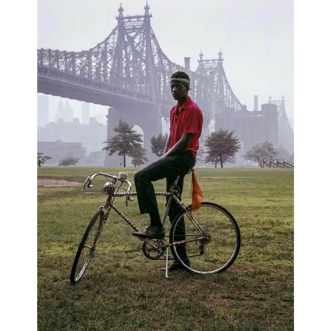 ローラ・ベイリーさんのインスタグラム写真 - (ローラ・ベイリーInstagram)「Evelyn Hofer  Queensboro Bridge, New York  1964」6月12日 16時10分 - laurabaileylondon