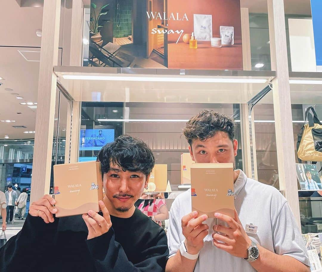 寺井幸也さんのインスタグラム写真 - (寺井幸也Instagram)「ㅤㅤㅤ 新宿伊勢丹メンズ館1Fにて ２０日までPOPUP中の "サウナ×CBD"イベント。 CBDのスキンケアブランド @walala.jp  と@sway_gaienmae  のコラボイベントに 先日ゲスト販売員として 参加してきました！！ ㅤㅤㅤ　　　　 元々好きで使い続けてる walalaの良さをお客様に 試して頂きながらお話しできる楽しいイベント😊 実は１４日の水曜日 16:00-18:00も店頭に おりますので是非来て頂けたら嬉しいです🥹💕 CBDを良く知らない人は特に！  @meidlin  もいるので 教えてもらいながら試してみましょー✨ 　　　　 このPOPUPの伊勢丹限定セットは全て5000円〜10000円ほどお得になるので、 普段使ってくれてる方も是非是非 お越しください☺️✨ ㅤㅤㅤ　　　　 それでは水曜日 お待ちしております！ お友達も是非是非🥹 相手しにきてね🥹🥹🥹 ㅤㅤㅤㅤㅤㅤ ㅤㅤㅤ #来てね #とにかく会いにきてね #来てくれるよね？ #待ってるよ？ #販売員姿みにきてよ？」6月12日 16時38分 - yukiya.terai