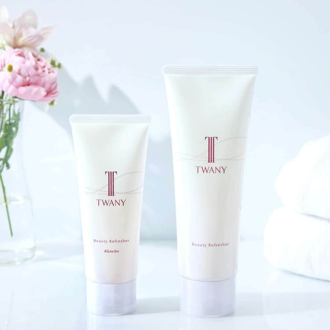 TWANY officialのインスタグラム：「🔷6月10日数量限定販売🔷 トワニー ビューティリフレッシャー（ラージ） ⁡ 人気アイテム「皮脂どけ洗顔」の ラージサイズが登場！ ⁡ トワニー ビューティリフレッシャーは、 皮脂や角栓を溶かして落とすジェルタイプの洗顔料。 ⁡ しっかり汚れをオフするのに、 うるおいを守りながら洗いあげるので、 肌がベタついたり毛穴が開いたりと肌悩みが増える今の時期にもおすすめです◎ ⁡ 通常よりもお得に使える、 今だけ限定のラージサイズをぜひご堪能ください💎 ⁡ トワニー ビューティリフレッシャーが気になる！という方は 【❤】の絵文字でコメントをくださいませ。 ⁡ 率直なご意見・ご感想もお待ちしております。 トワニー担当者が拝見いたします。 ⁡ ‐‐‐‐‐‐‐‐‐‐‐‐‐‐‐‐ トワニー ビューティリフレッシャー ＜洗顔料＞ 100g　2,750円（税込） ⁡ トワニー ビューティリフレッシャー(ラージ) ＜洗顔料＞ 180g　3,850円（税込） ‐‐‐‐‐‐‐‐‐‐‐‐‐‐‐‐ ⁡ #トワニー #twany #カネボウ #カネボウ化粧品 #ビューティリフレッシャー #皮脂どけ洗顔 #洗顔ジェル #毛穴ケア #ママ美容 #30代コスメ #40代コスメ #皮脂対策 #角質ケア #大人スキンケア #毛穴汚れ #うるおい肌 #肌の悩み #肌荒れ #朝のスキンケア #ジェル洗顔 #乾燥肌スキンケア #肌を整える #美肌習慣 #毛穴の汚れ #皮脂ケア #うるおい洗顔 #短時間ケア #つるつる肌 #乾燥ケア #朝洗顔」