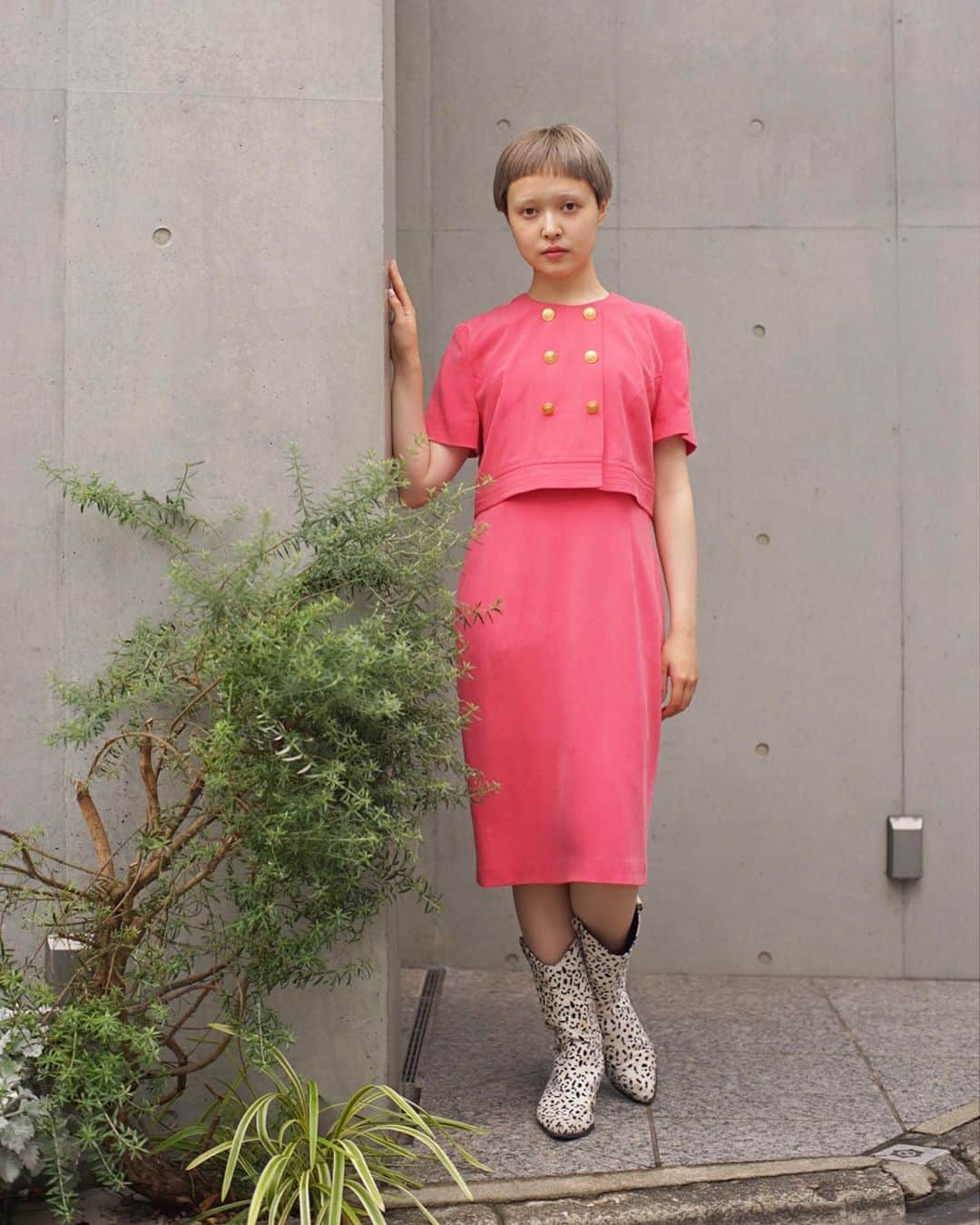 のインスタグラム：「💕 NEW ARRIVAL 💕 ☑︎ S/S pink silk fake layered dress  Now on sale ➡︎ ONLINE STORE   model / @momooka_koyoi」
