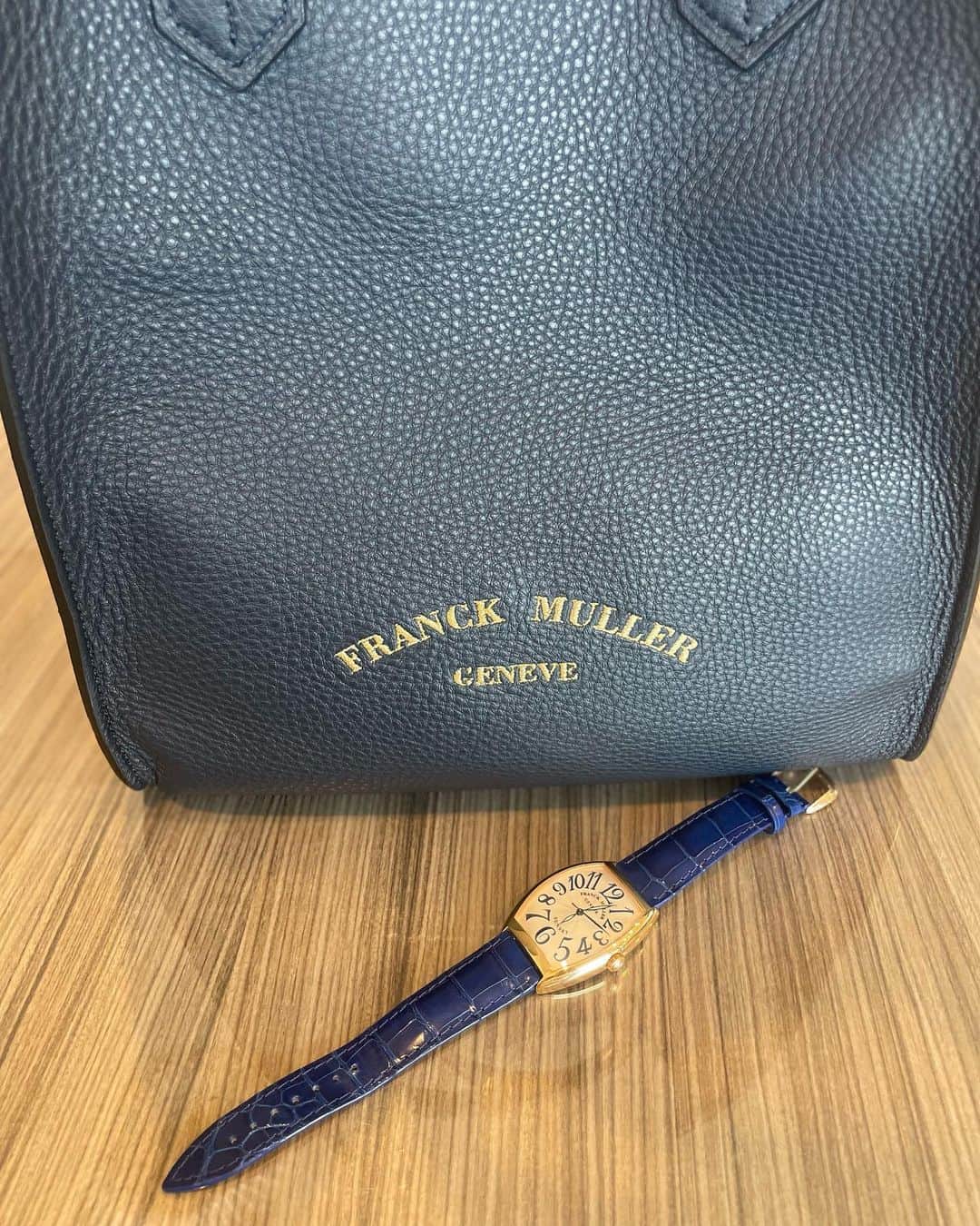 のインスタグラム：「フランクミューラーから贈り物🎁 河合社長ありがとうございます！  何を作ってもオシャレ✨」