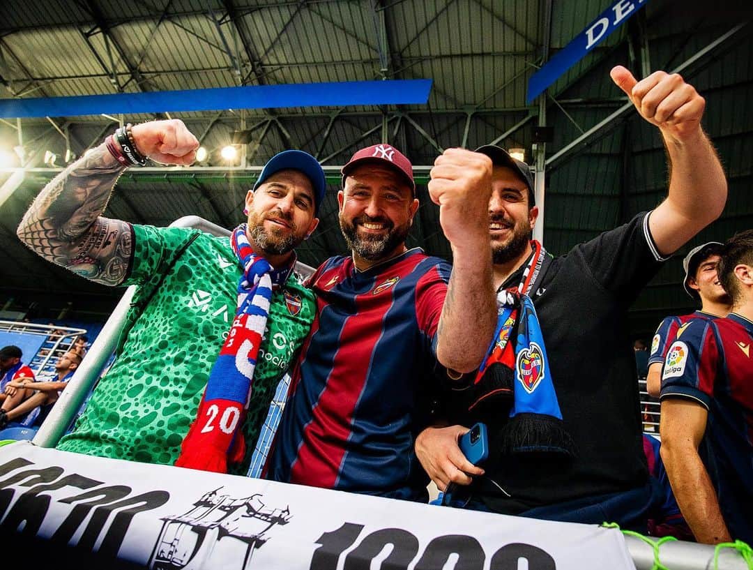レバンテUDのインスタグラム：「𝐒𝐚́𝐛𝐚𝐝𝐨 💪🏻  #LevanteAlavés 🔛  • @grupomarcosautomocion @macron @sesderma @baleariaferry @amstel_es @cocacola_esp」