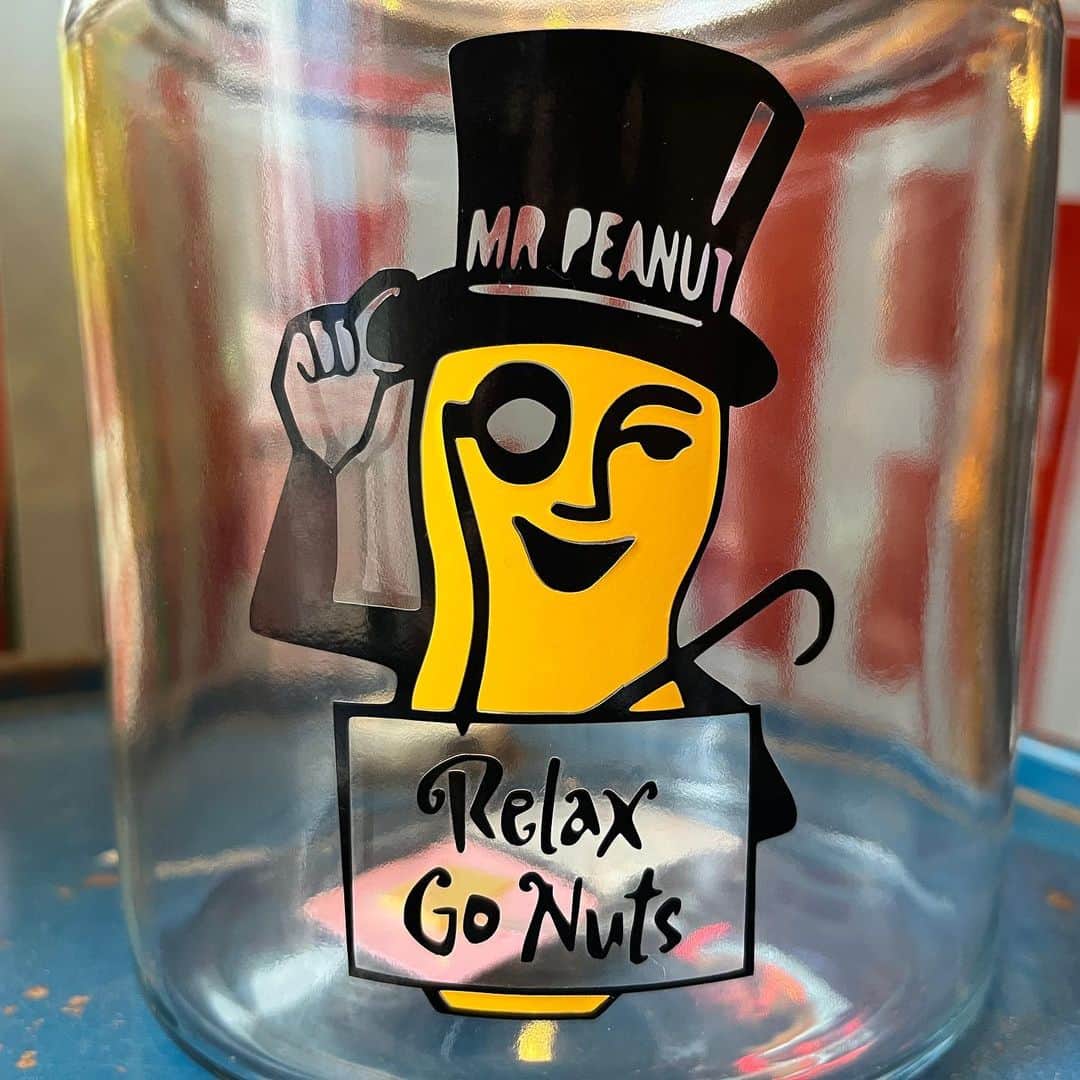 kiarrysのインスタグラム：「Vintage Planters Mr Peanuts Glass Jar New in Today..」