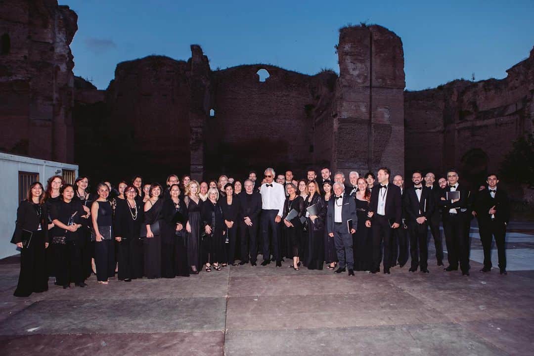 アンドレア・ボチェッリのインスタグラム：「June 10th, Caracalla, #Rome  photo: @lucarossettiph」