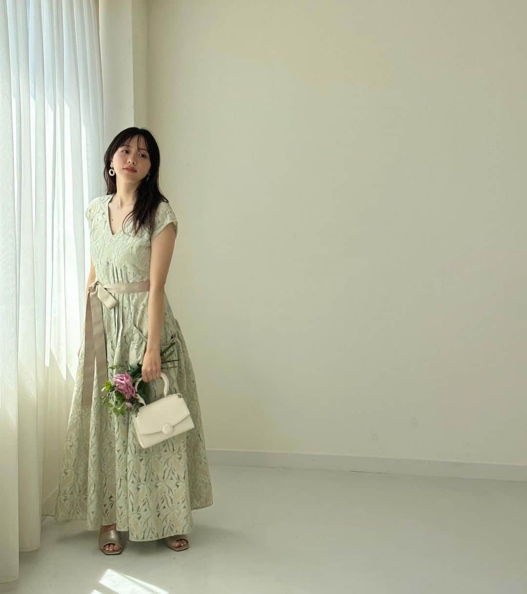 森香澄のインスタグラム：「. 本日発売の美人百花7月号で特集を組んでいただきました💐 是非お手に取ってみてください♡」