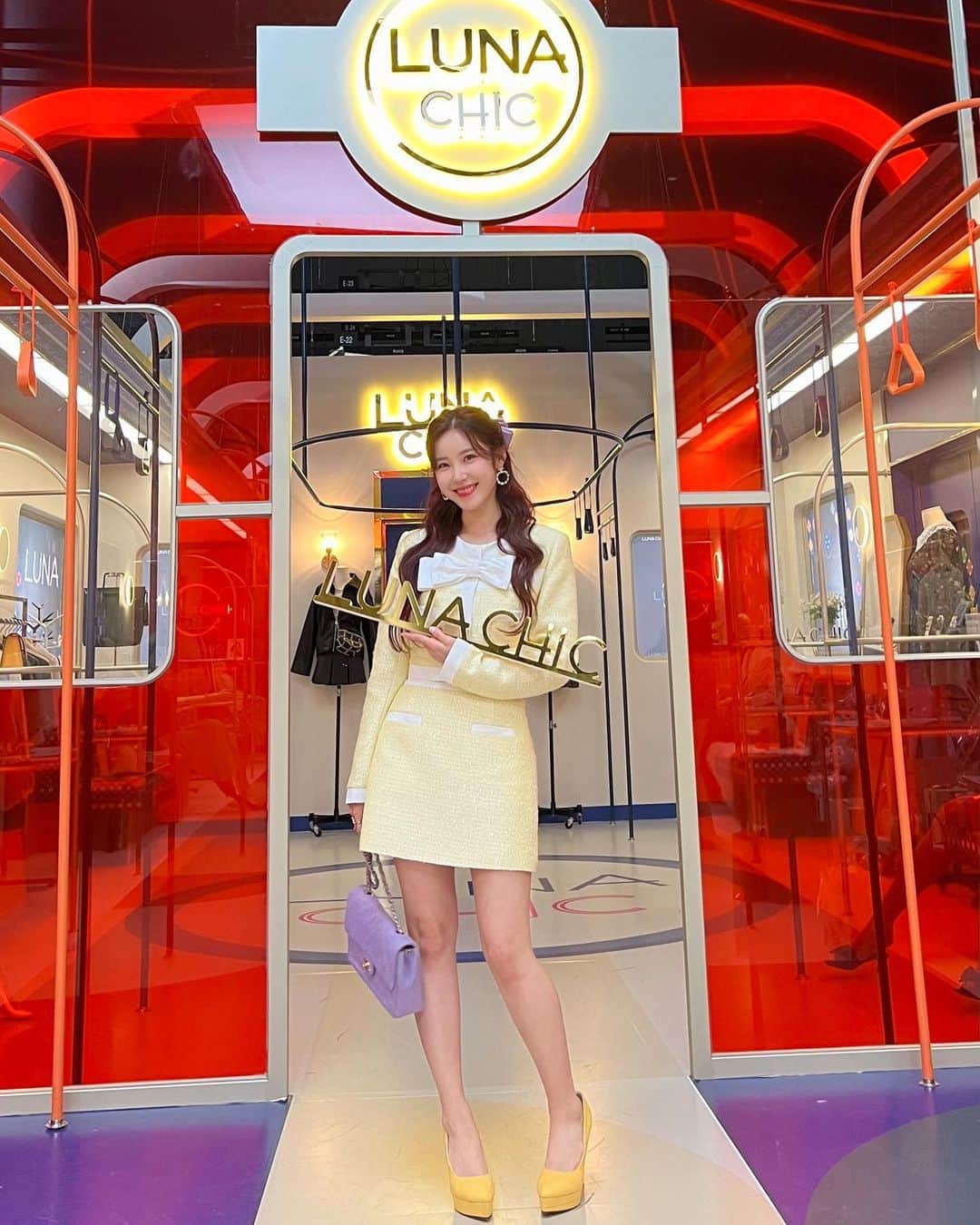 チョン・ヒョソンのインスタグラム：「내 소듕한 #LUNACHIC 💖」