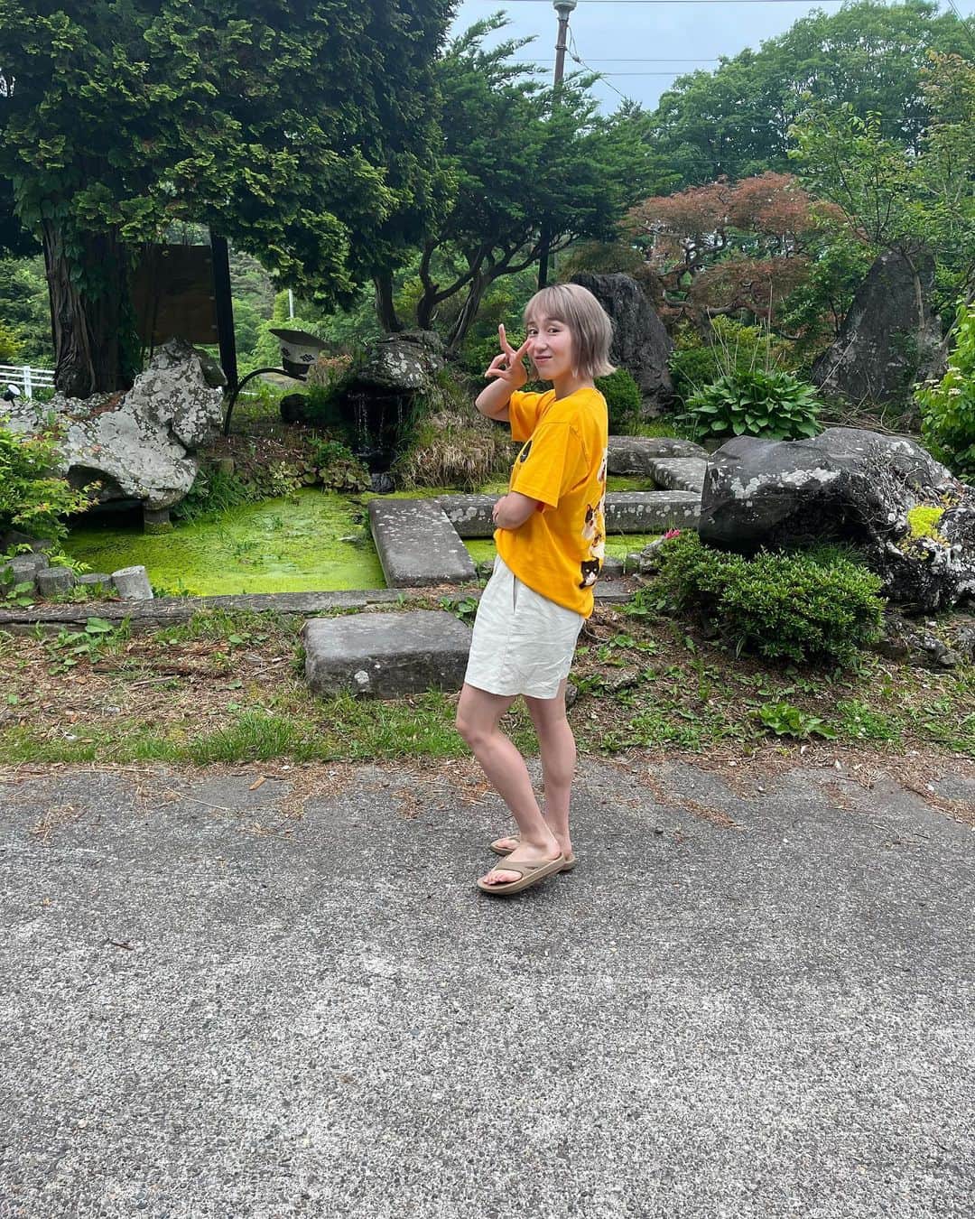 宮崎早織のインスタグラム：「猫ちゃんTシャツ可愛い💕  着心地最高🫶🫶」