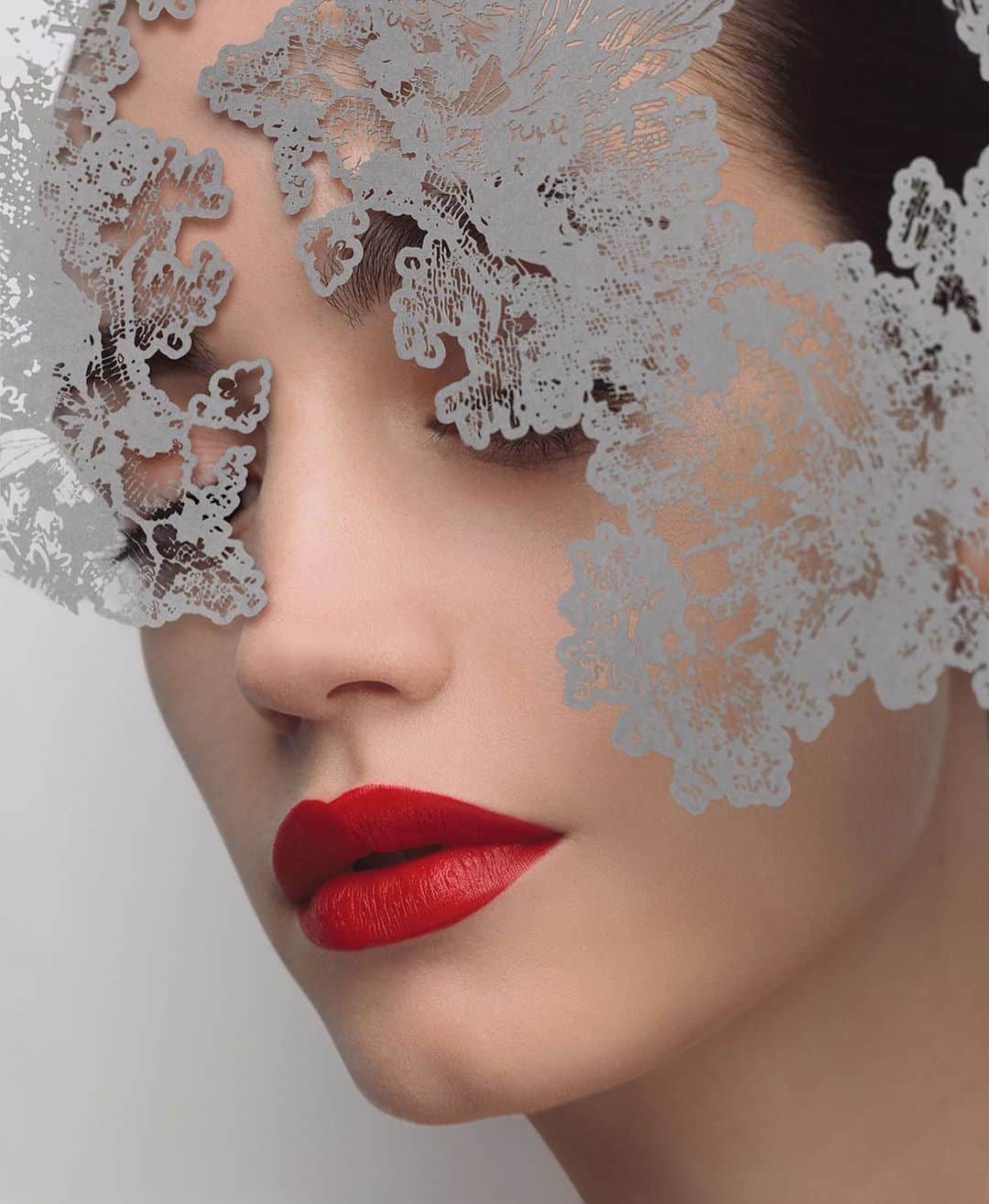 クリスチャンディオールさんのインスタグラム写真 - (クリスチャンディオールInstagram)「“The luminous matte formula, the shade selection and the ceramic case are as close as you can get to an haute couture concept for the lips.” @PeterPhilipsmakeup, Creative and Image Director for Dior Makeup © @BrigitteNiedermairstudio Exclusively available at 30 Montaigne.  #DiorBeauty #DiorMakeup #RougePremier」6月12日 18時30分 - dior