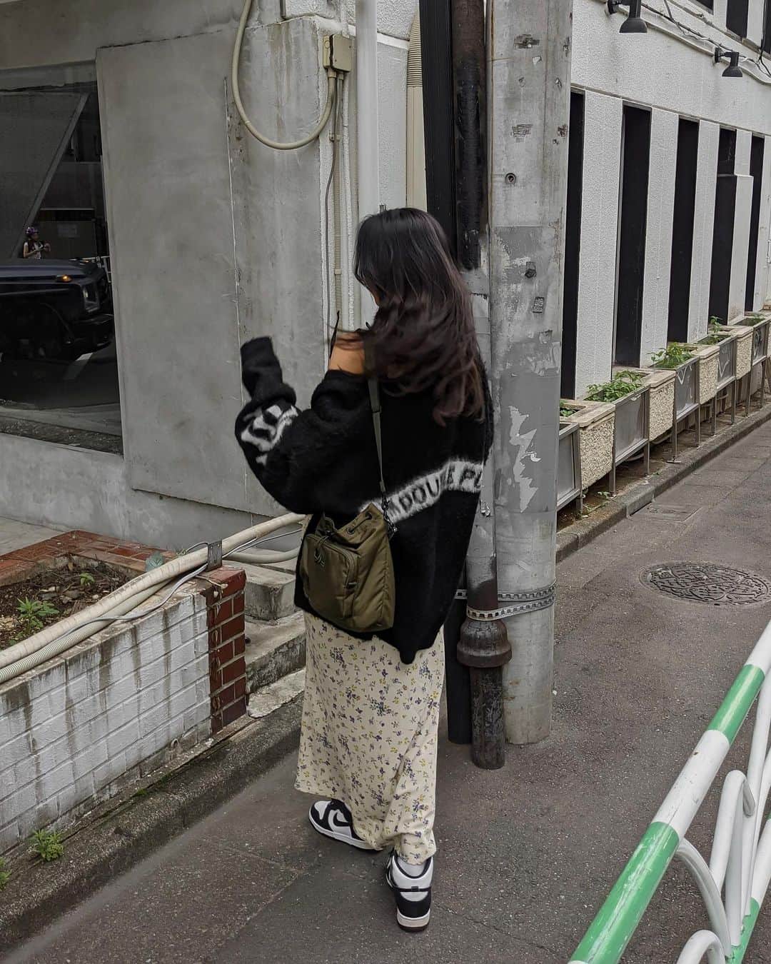 宮川由衣子さんのインスタグラム写真 - (宮川由衣子Instagram)「. 最近の #ゆいコーデ 💁‍♀️ #懐かしい響き #お久しぶりです  #何より1枚目のおじさまに全て持ってかれてます #悔しい  #fashion #outfit #ootd」6月12日 18時50分 - yuiko_miyagawa