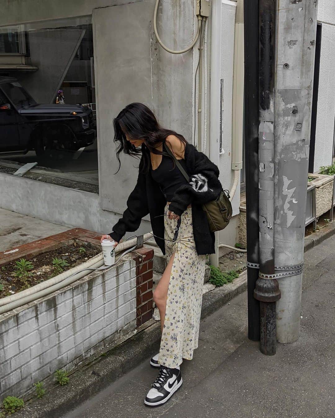 宮川由衣子さんのインスタグラム写真 - (宮川由衣子Instagram)「. 最近の #ゆいコーデ 💁‍♀️ #懐かしい響き #お久しぶりです  #何より1枚目のおじさまに全て持ってかれてます #悔しい  #fashion #outfit #ootd」6月12日 18時50分 - yuiko_miyagawa