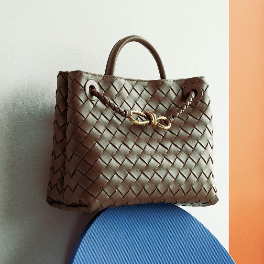 MATCHESFASHION.COMのインスタグラム：「Get from A to B in style with #BottegaVeneta’s Andiamo shoulder bag. Tap to shop.」