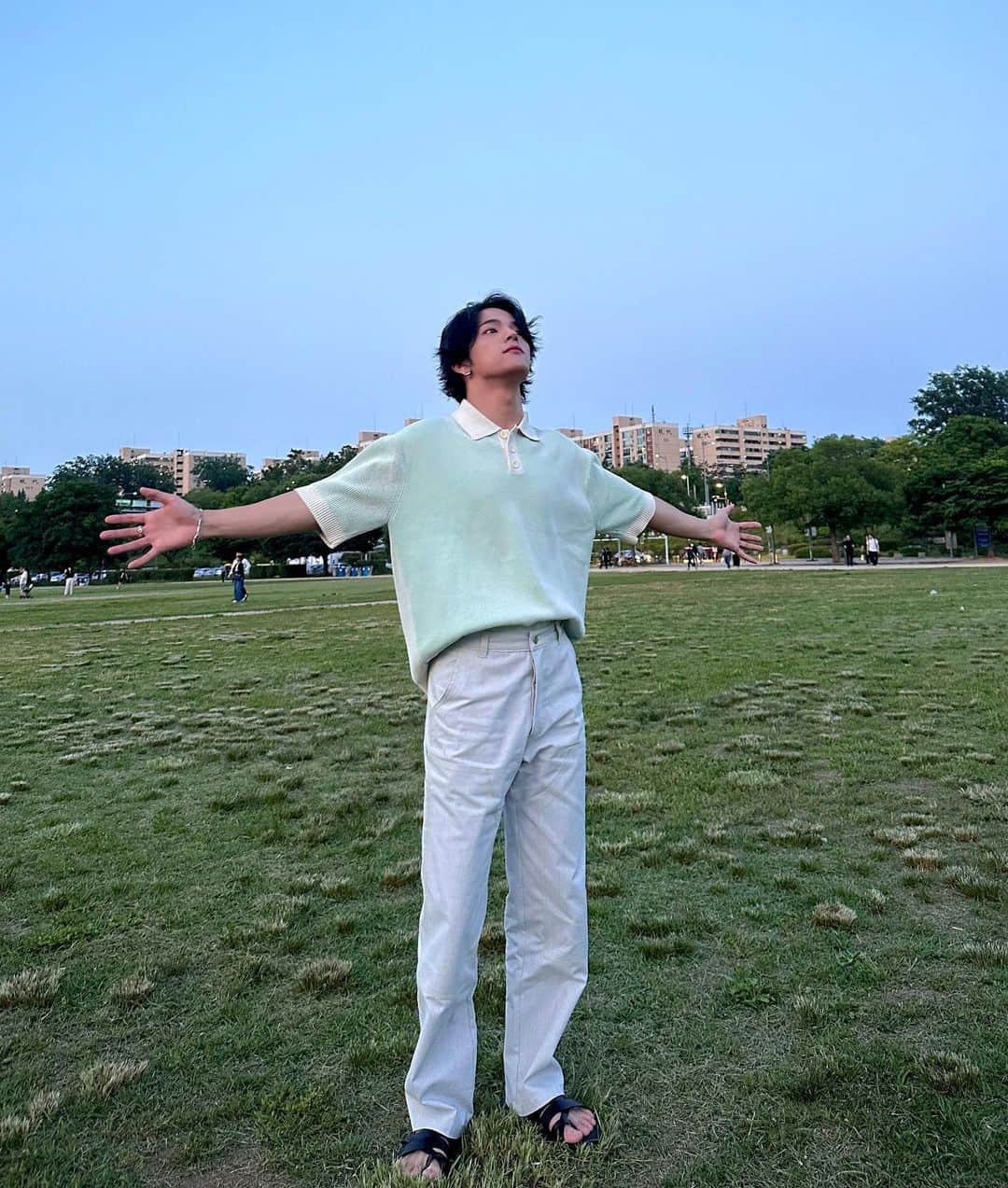 キム・ウジンさんのインスタグラム写真 - (キム・ウジンInstagram)「[#우진] Han river🌙」6月12日 19時02分 - woooojin0408