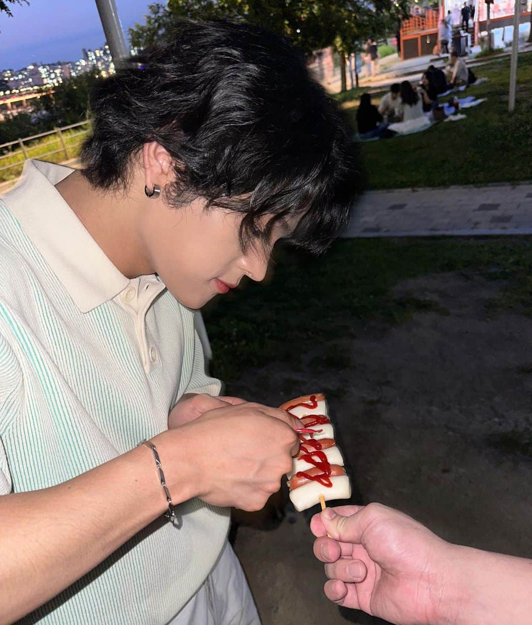 キム・ウジンさんのインスタグラム写真 - (キム・ウジンInstagram)「[#우진] Han river🌙」6月12日 19時02分 - woooojin0408