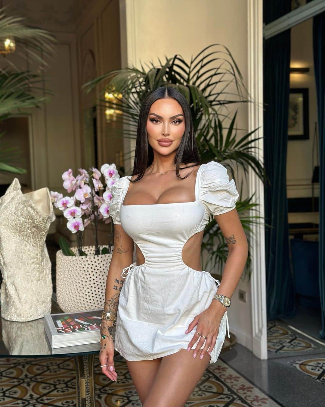 ANNELESE MILTONのインスタグラム：「When in Rome」