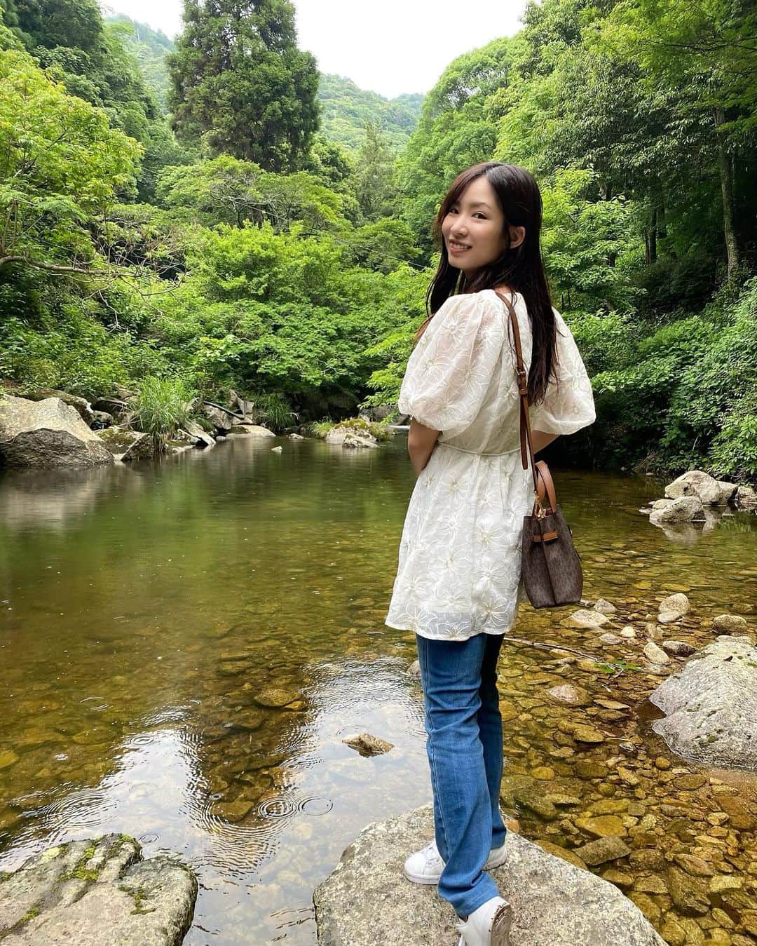 のインスタグラム：「いやし…💚  #佐賀 #唐津  #佐賀観光 #唐津観光  #九州観光 #日帰り旅行  #見帰りの滝 の帰り道 #マイナスイオン  #仕事の疲れは自然で癒す」