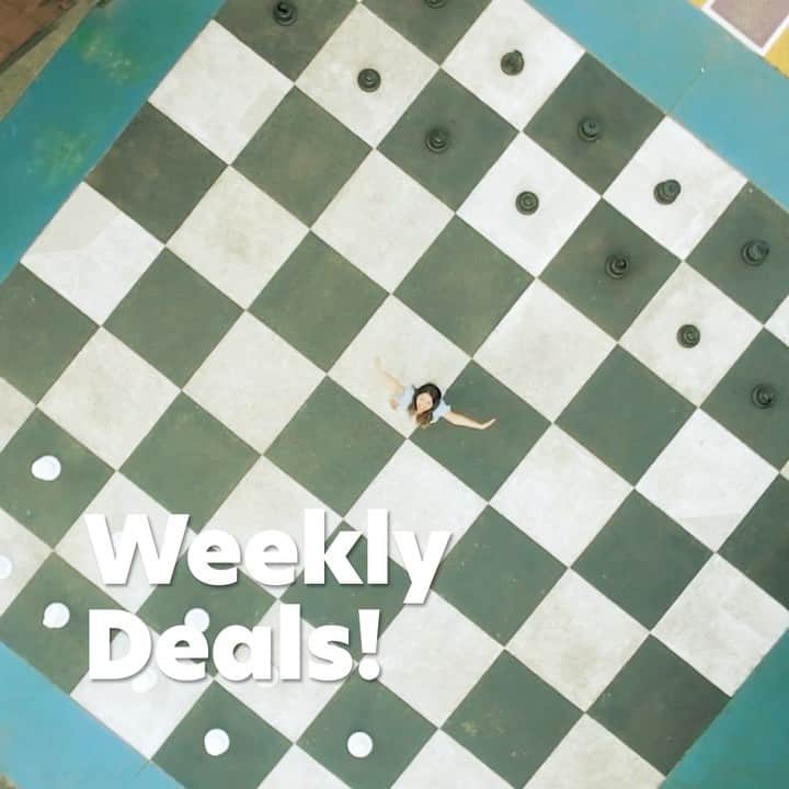 エアアジアのインスタグラム：「Grab these Junetastic deals before the month ends! 🤩  🎁 Up to 8% OFF Petronas gift vouchers 🚗 Claim airasia ride vouchers when you shop at Vivacity Megamall 💺🏨 Up to 30% OFF combo deals on return flights + hotels ✈️ 🗺️ 10% OFF your flights to anywhere in the world with 'Any Airline'  Follow us for more super weekly deals! 😉✨  #airasiasuperapp #weeklydeals #itssuper」