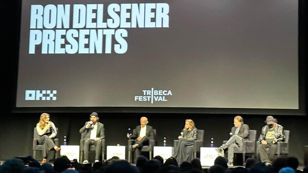 KAWSONEさんのインスタグラム写真 - (KAWSONEInstagram)「"Ron Delsener Presents" was great! Congratulations to @jake_sumo and @radicalmedia. This movie showcases the story of a person who revolutionized the music industry and demonstrates how one individual can have a significant impact on New York City.」6月12日 19時43分 - kaws
