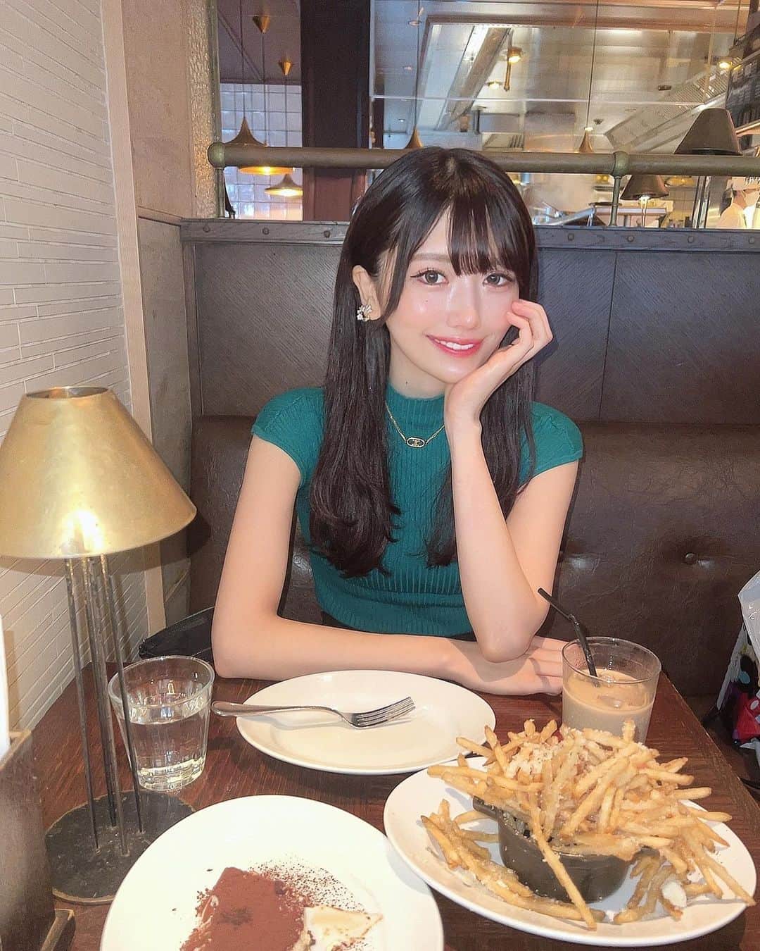 SHINTANITOUKOのインスタグラム：「ゆりかとカフェしたとき☕️🍩  #カフェ #カフェ巡り #cafe #ランチ #lunch #楽しい時間 #銀座  #銀座カフェ #美味しい #女子会」
