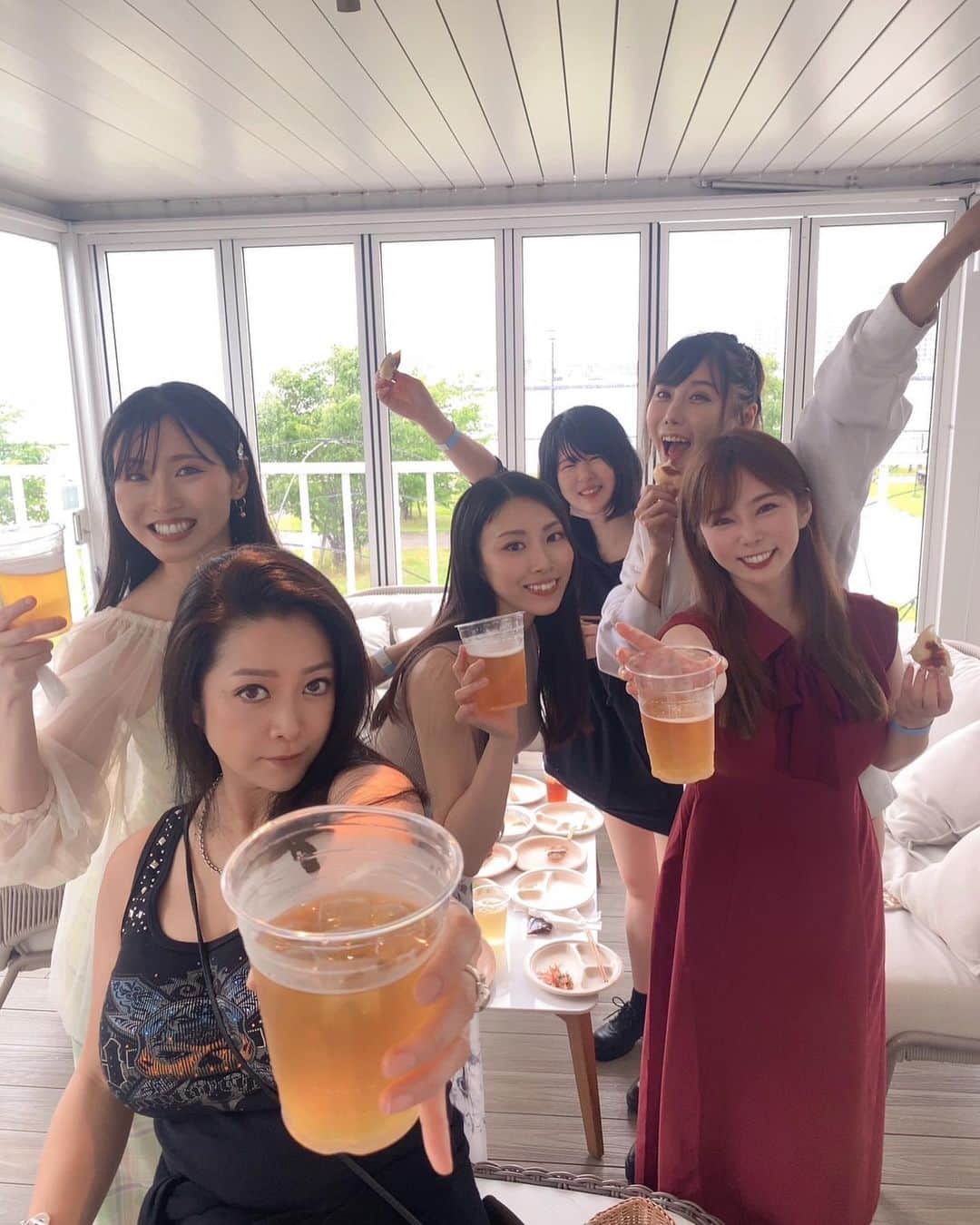 小向美奈子さんのインスタグラム写真 - (小向美奈子Instagram)「カプセルエージェンシーのバーベキュー🍖  めちゃ楽しい時間だったぜ！」6月13日 5時17分 - x375x_komukai.m