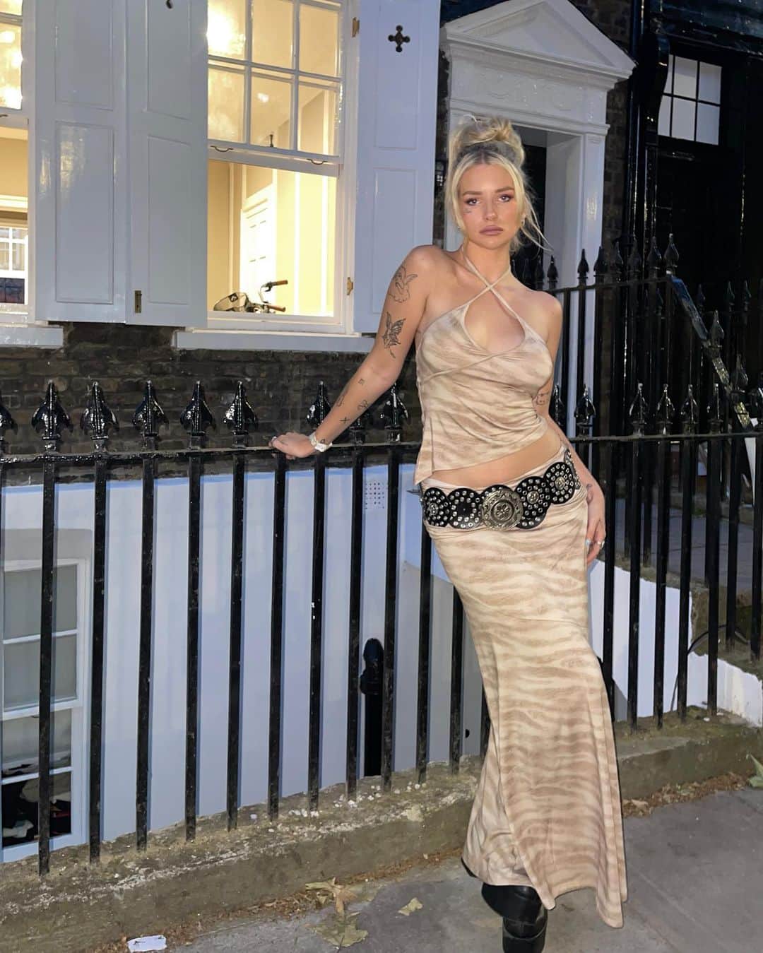 ロッティ・モスのインスタグラム：「All that I want is 🫶🏻」